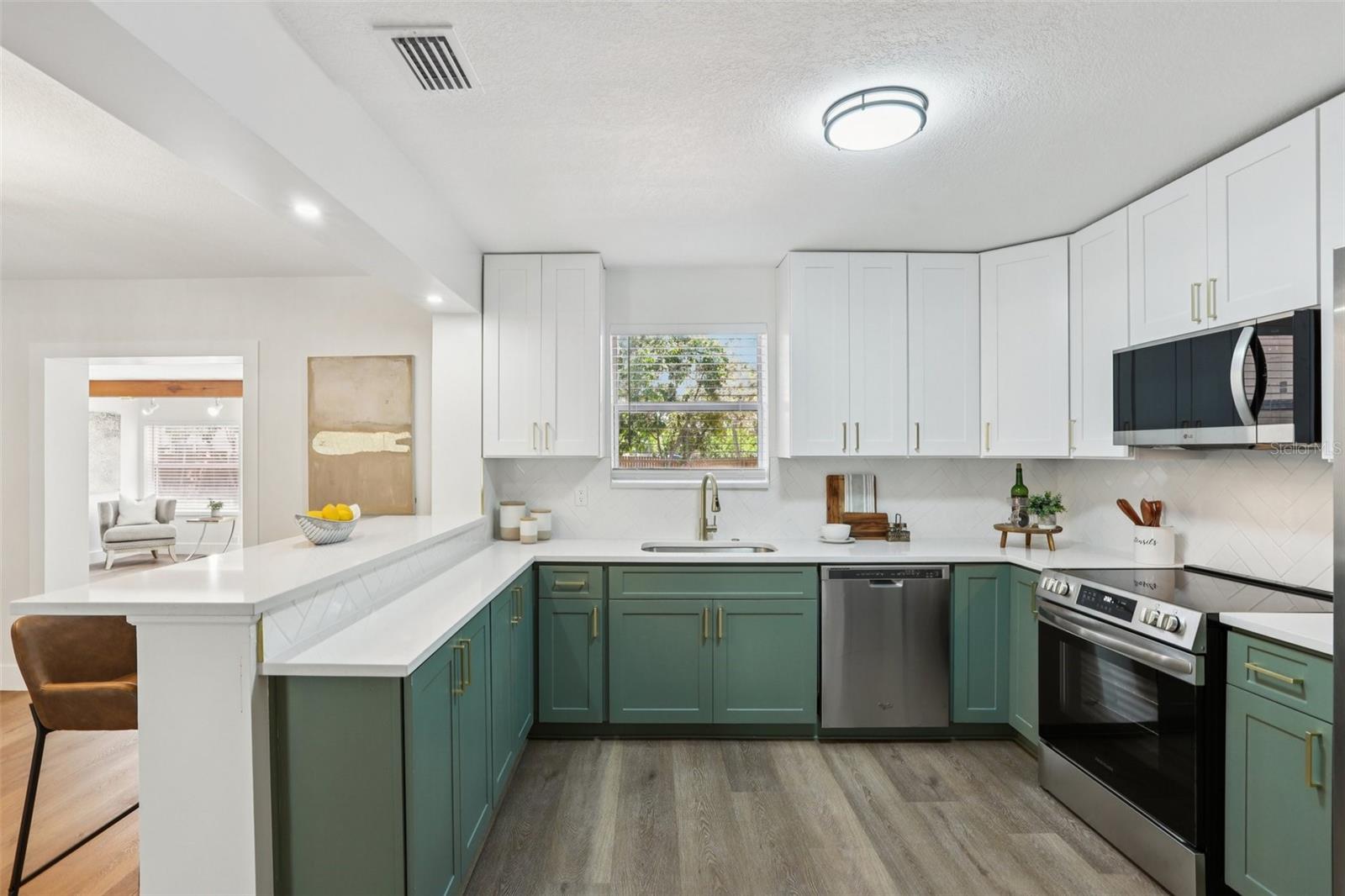 Image 22 of 73 For 5010 8th Ave N