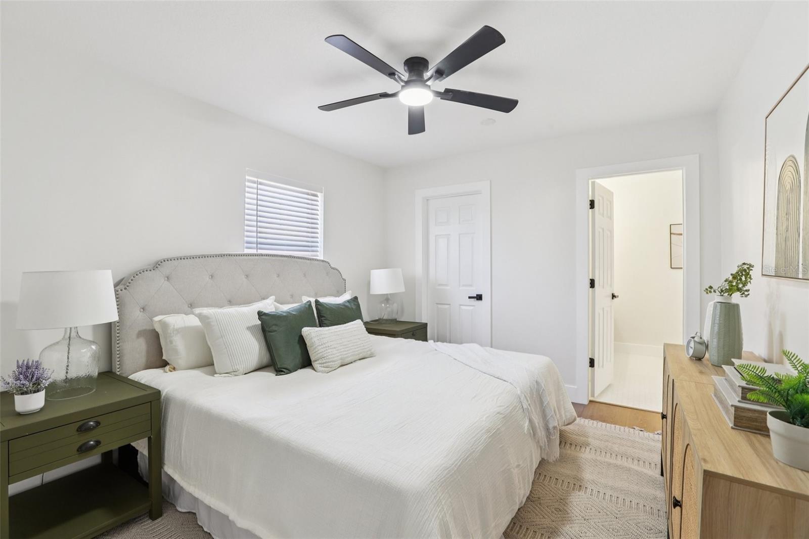 Image 29 of 73 For 5010 8th Ave N