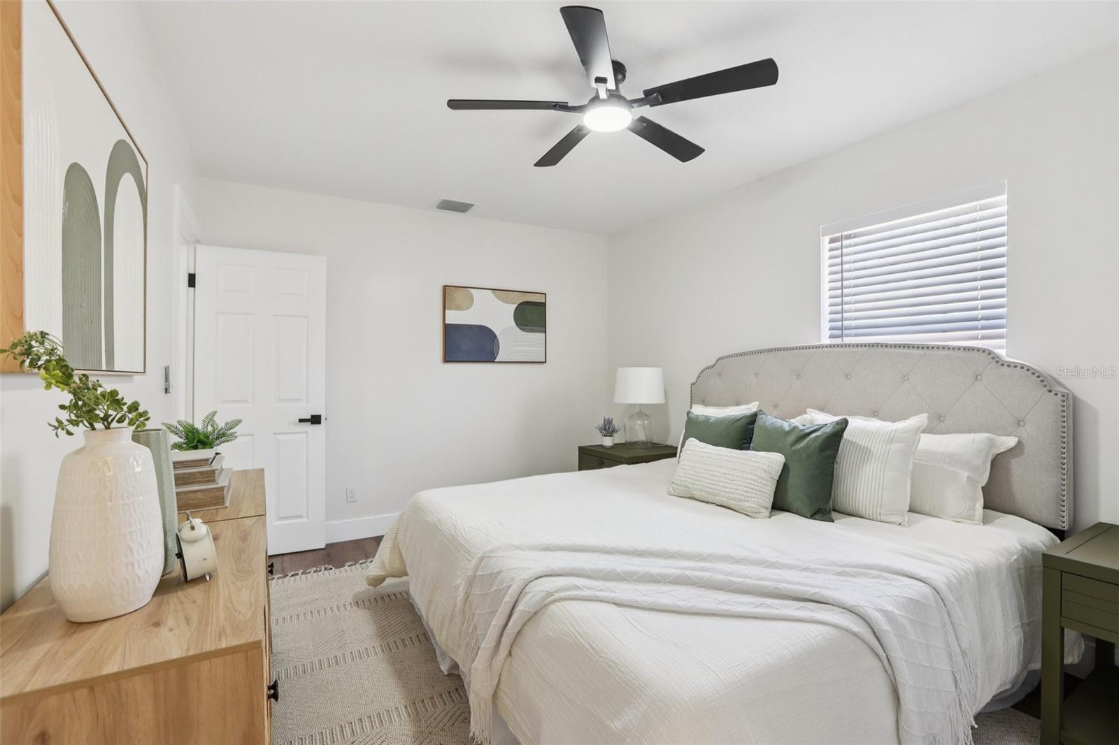 Image 31 of 73 For 5010 8th Ave N