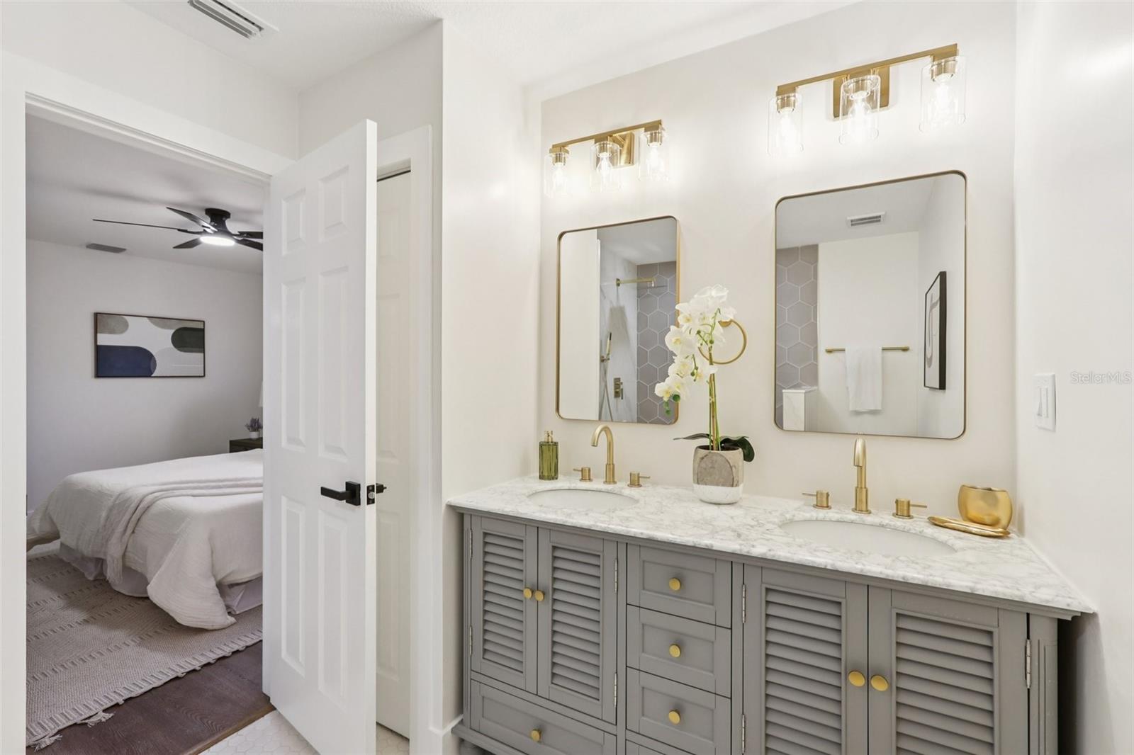 Image 32 of 73 For 5010 8th Ave N