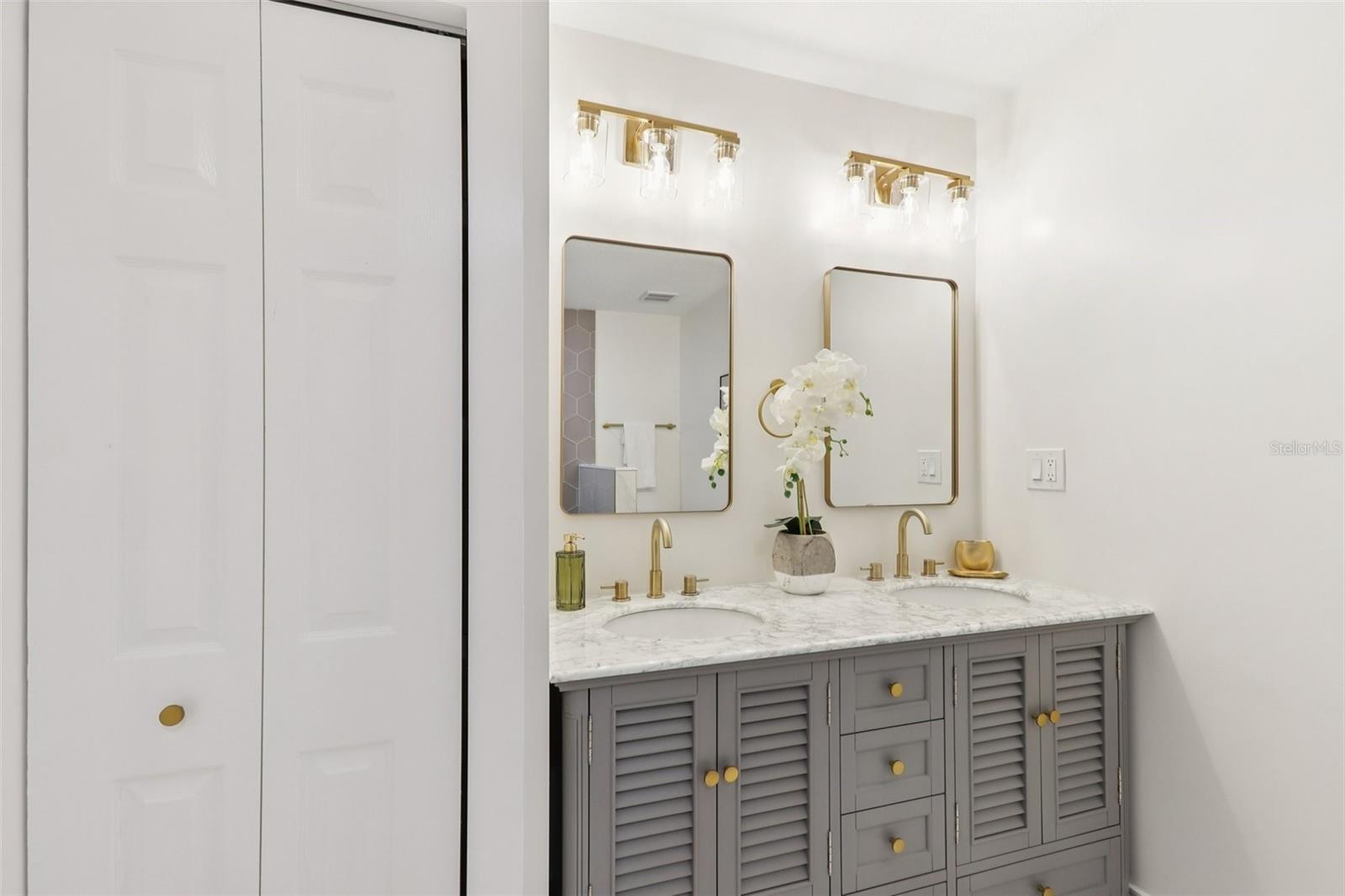 Image 33 of 73 For 5010 8th Ave N