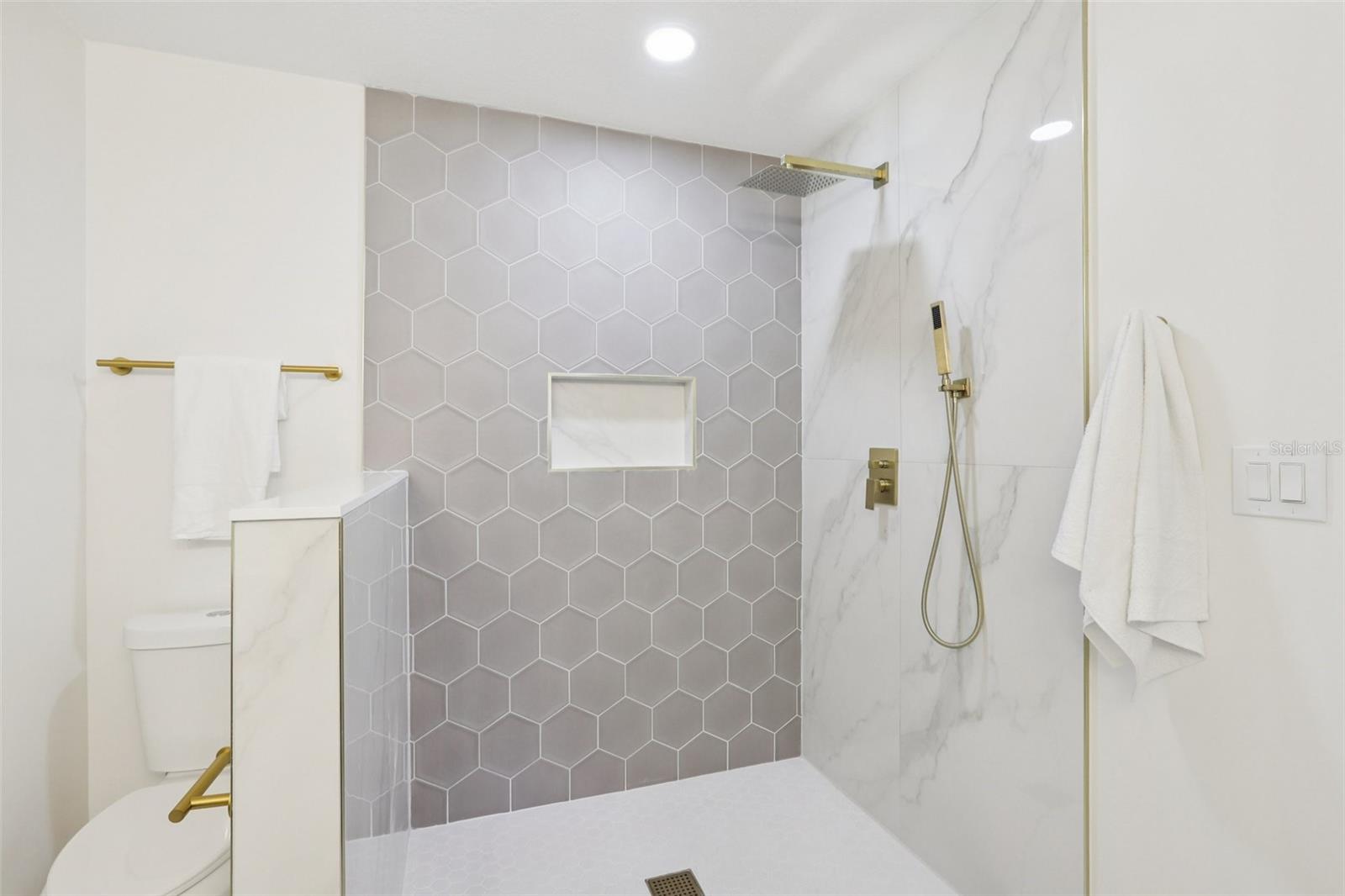 Image 40 of 73 For 5010 8th Ave N