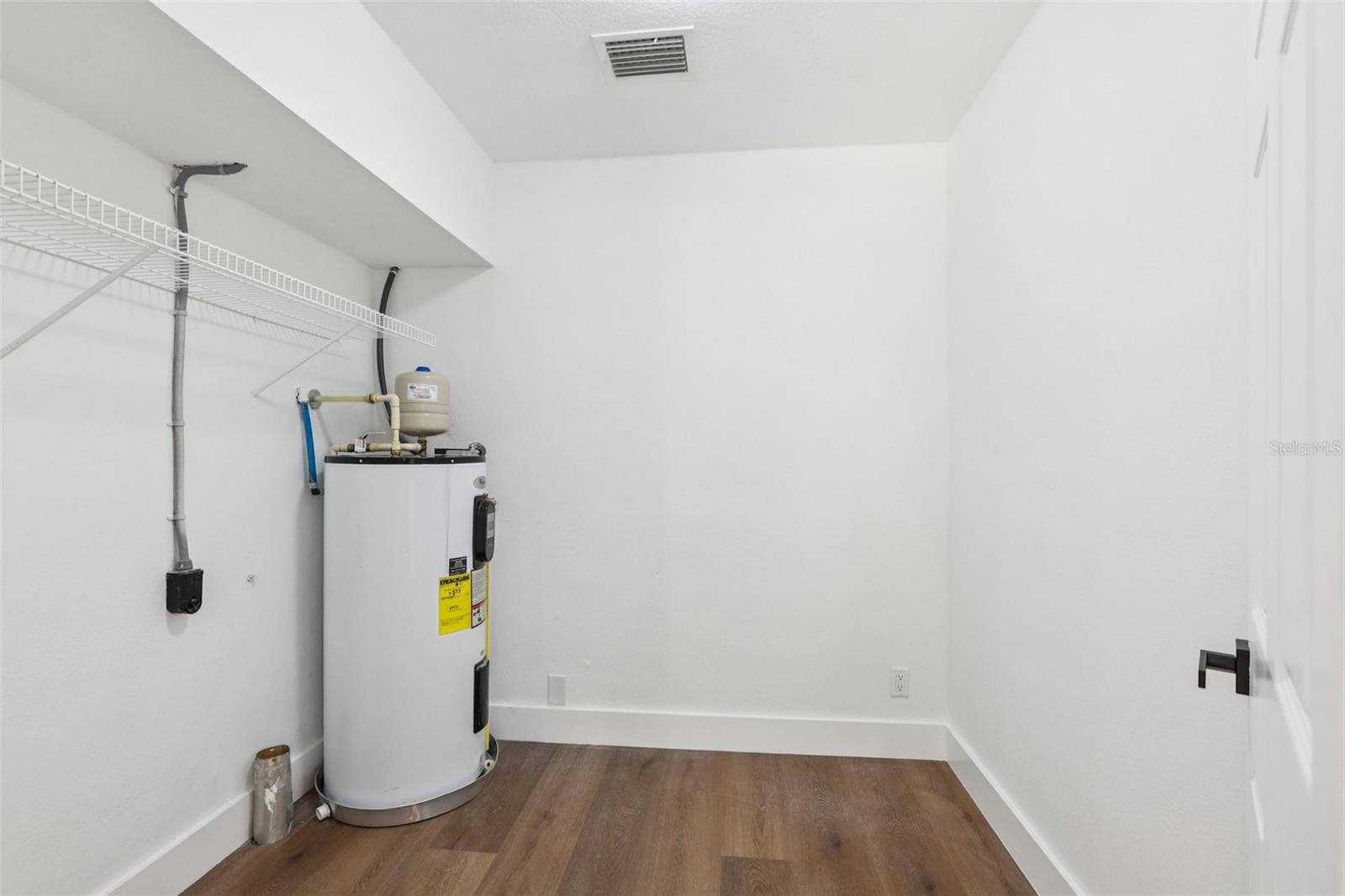 Image 42 of 73 For 5010 8th Ave N