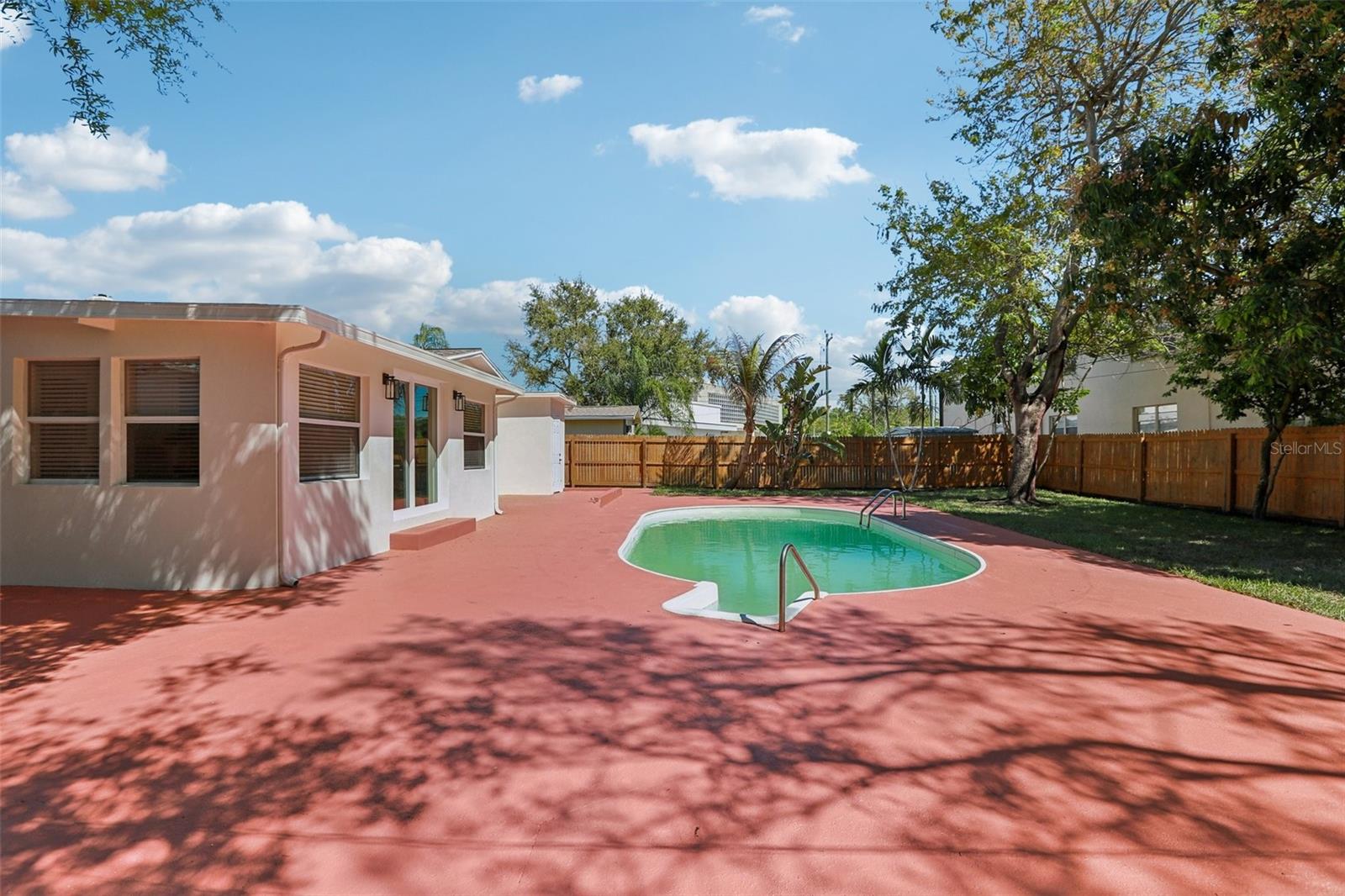 Image 46 of 73 For 5010 8th Ave N