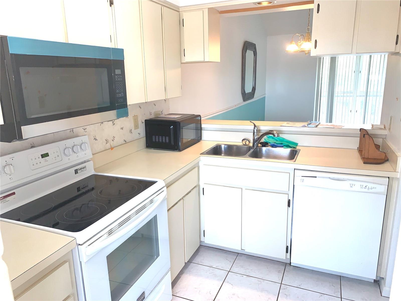 Image 6 of 15 For 6424 Spring Flower Drive 25