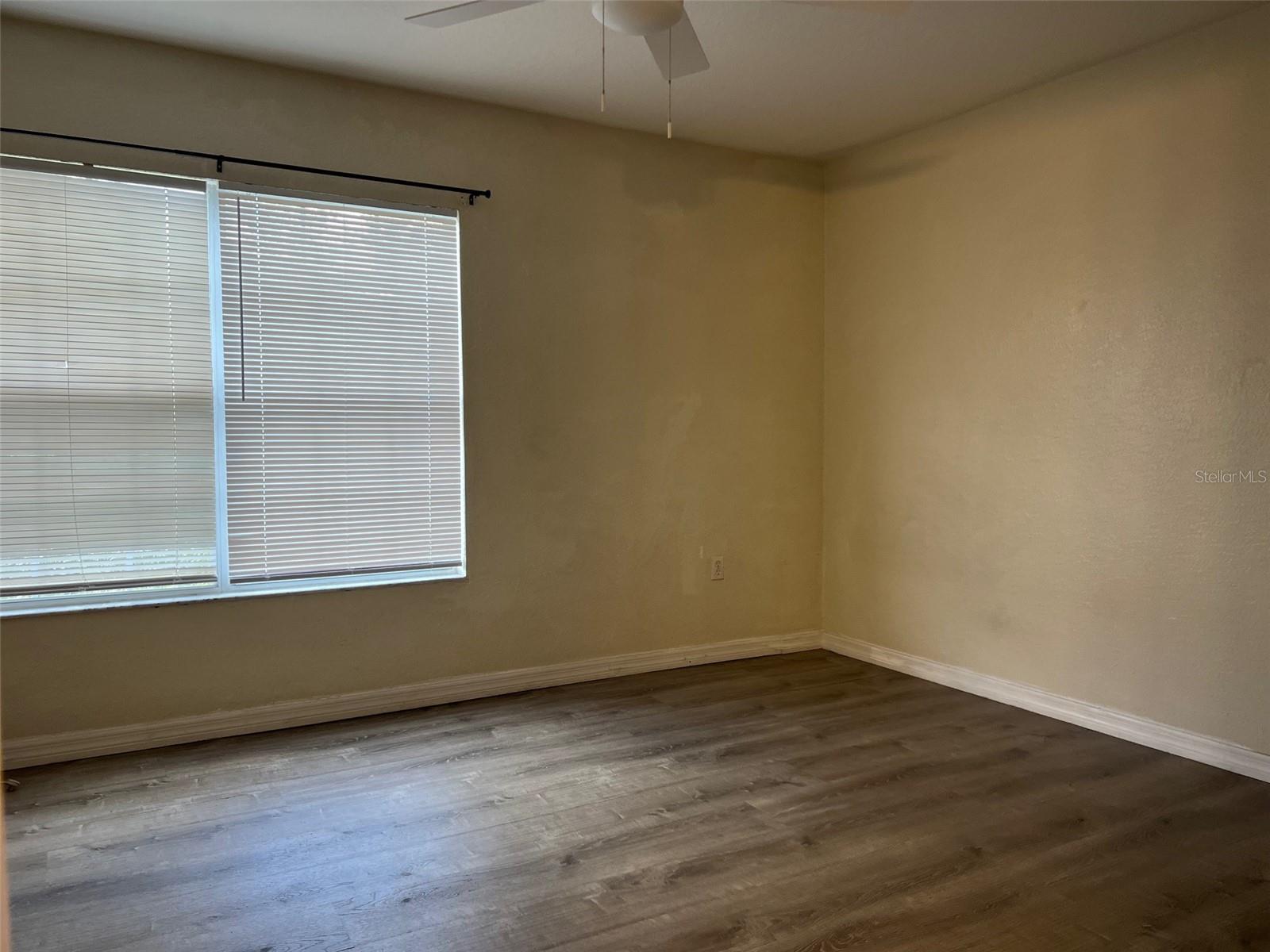 Listing photo id 9 for 9846 Lake Chase Island Way