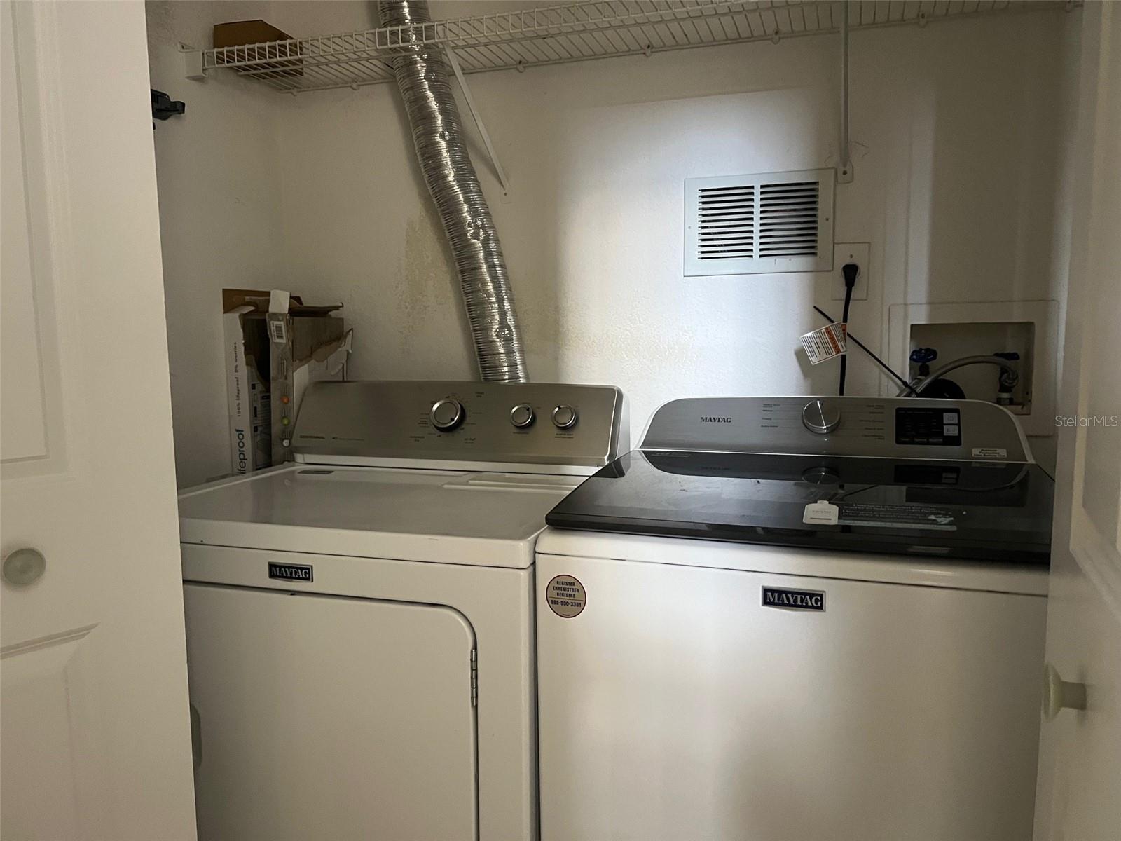 Listing photo id 11 for 9846 Lake Chase Island Way