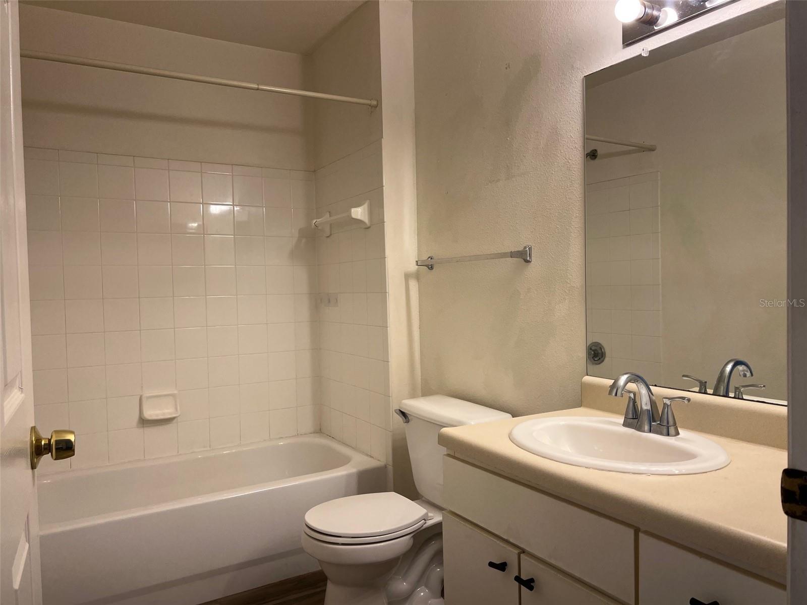 Listing photo id 13 for 9846 Lake Chase Island Way