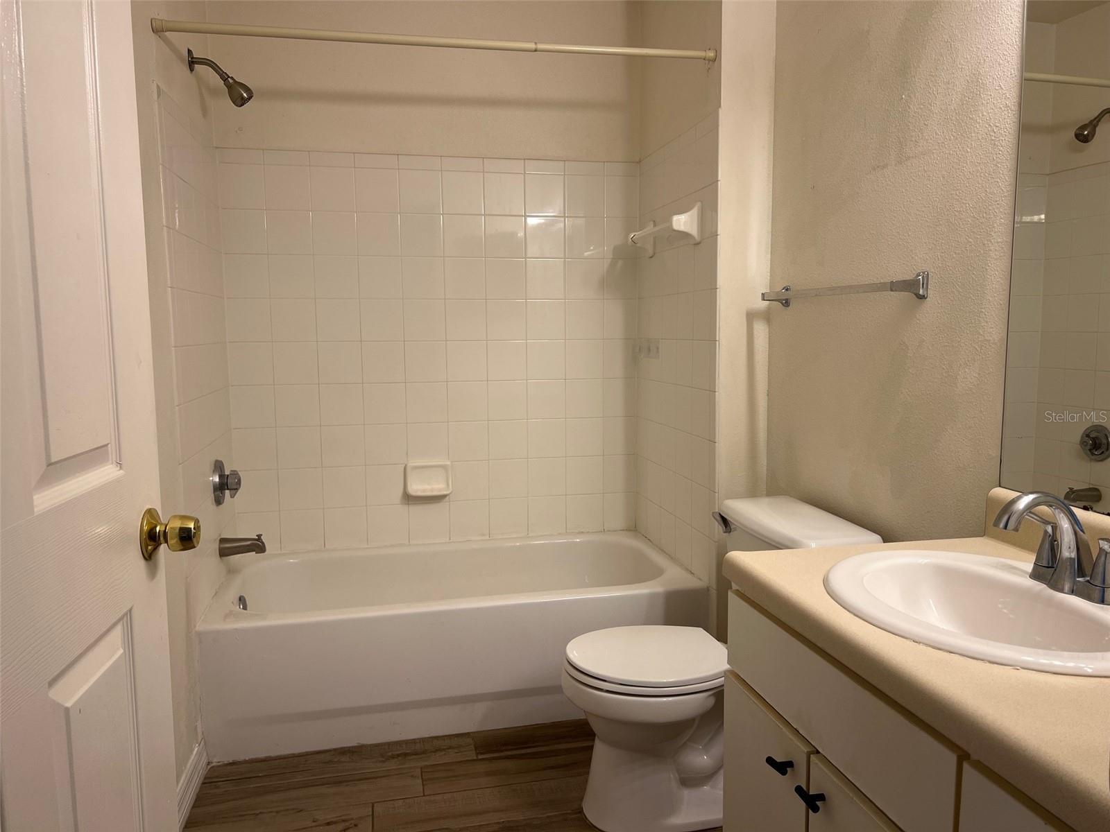 Listing photo id 14 for 9846 Lake Chase Island Way