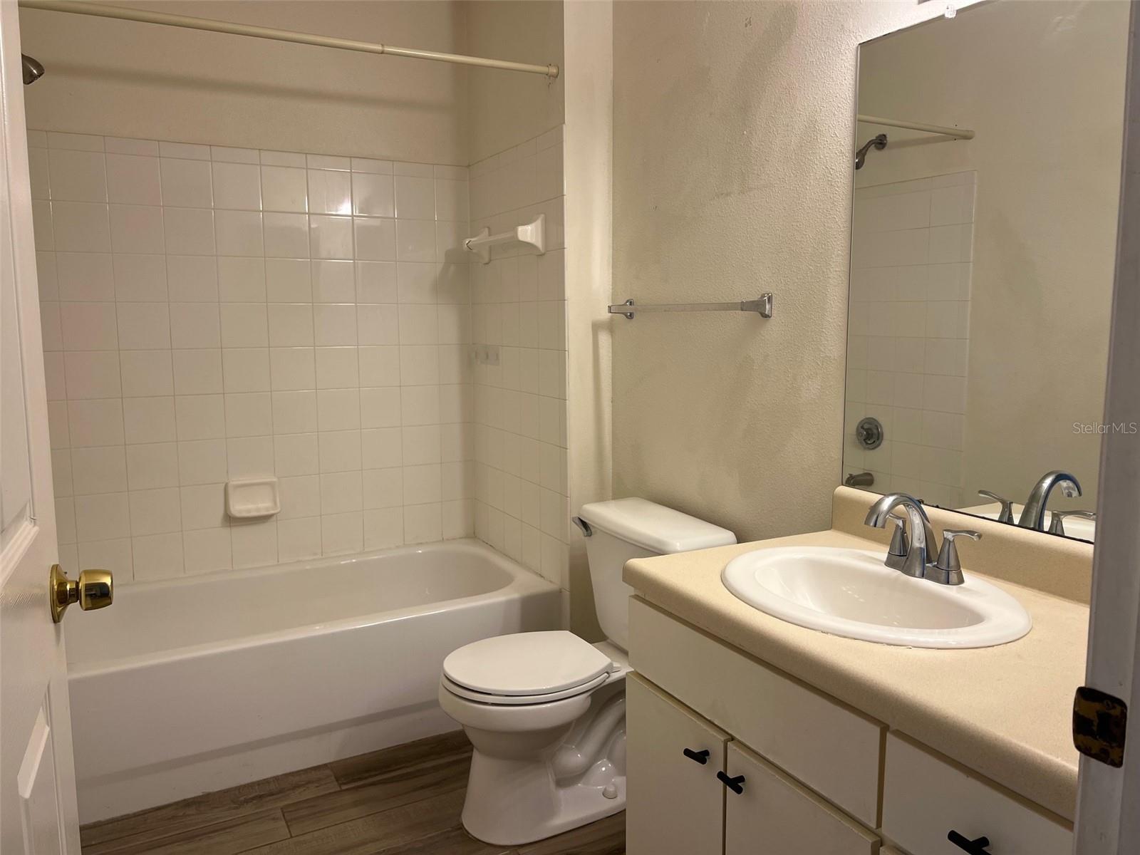 Listing photo id 18 for 9846 Lake Chase Island Way