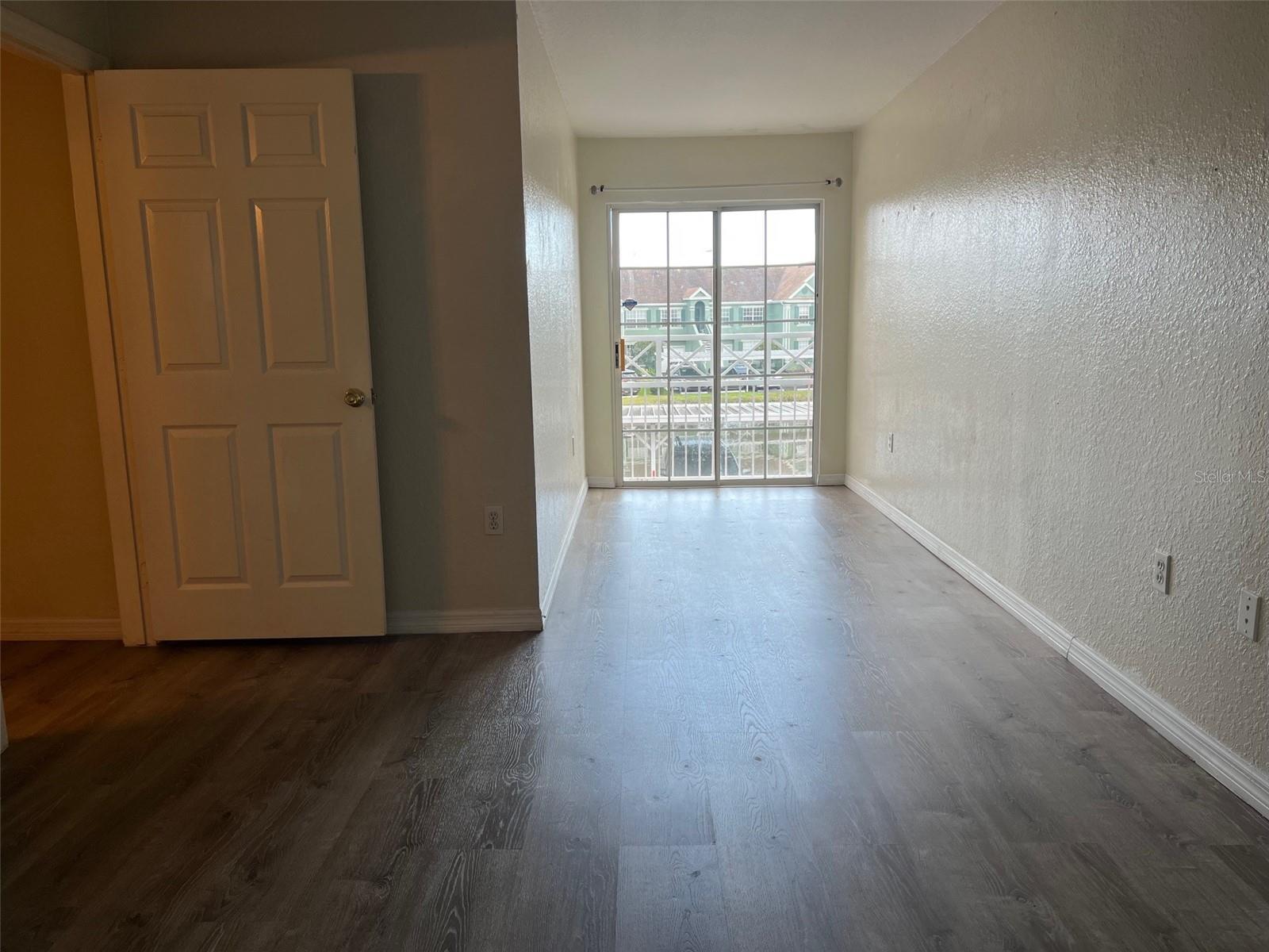 Listing photo id 21 for 9846 Lake Chase Island Way