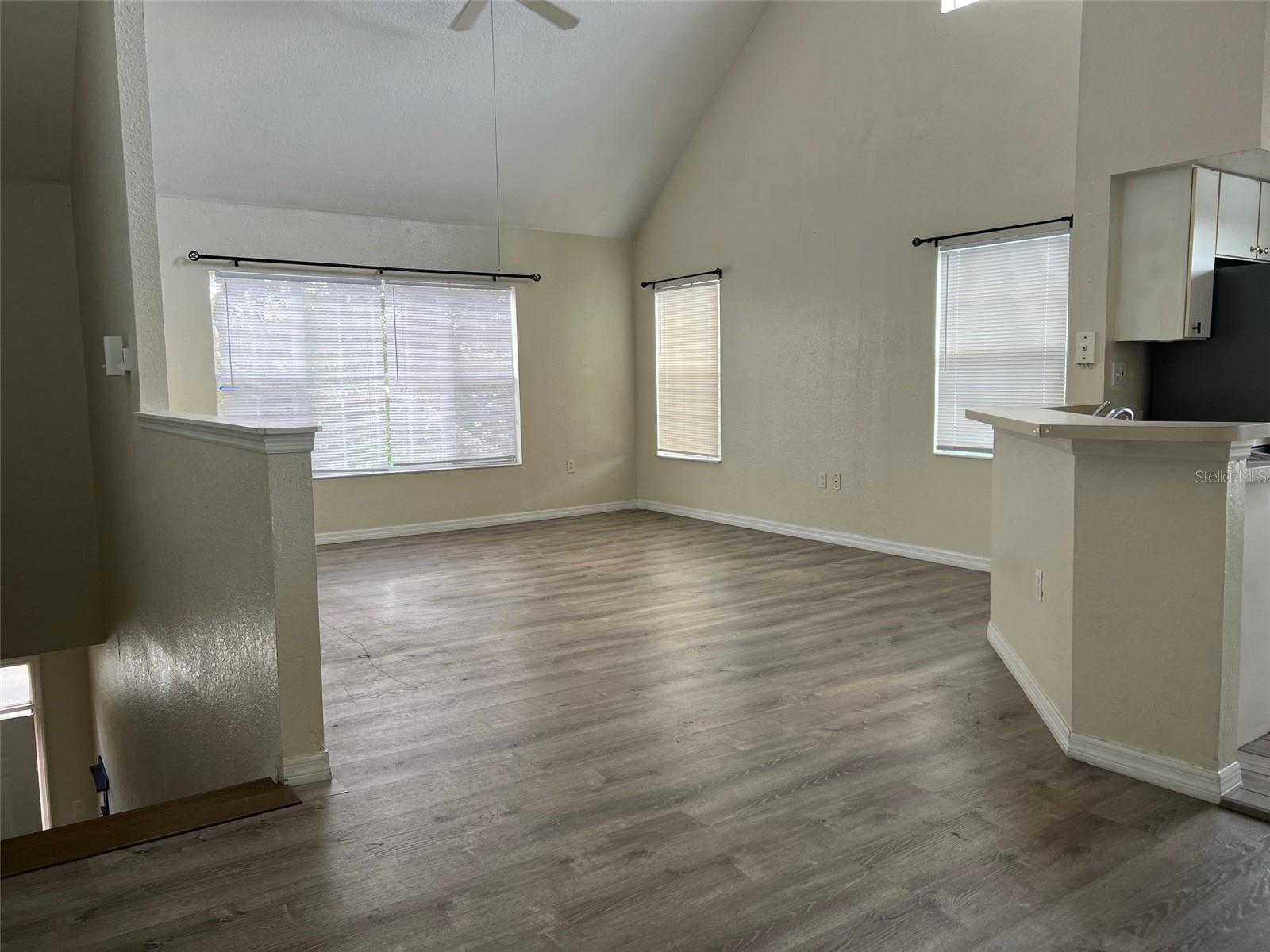 Listing photo id 23 for 9846 Lake Chase Island Way