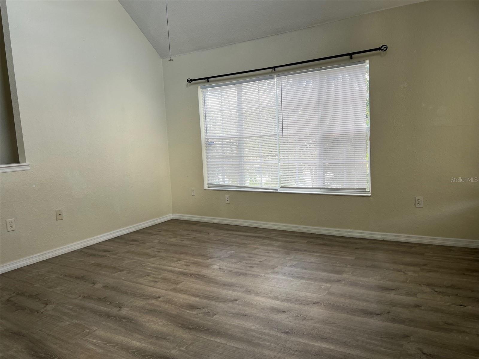 Listing photo id 24 for 9846 Lake Chase Island Way