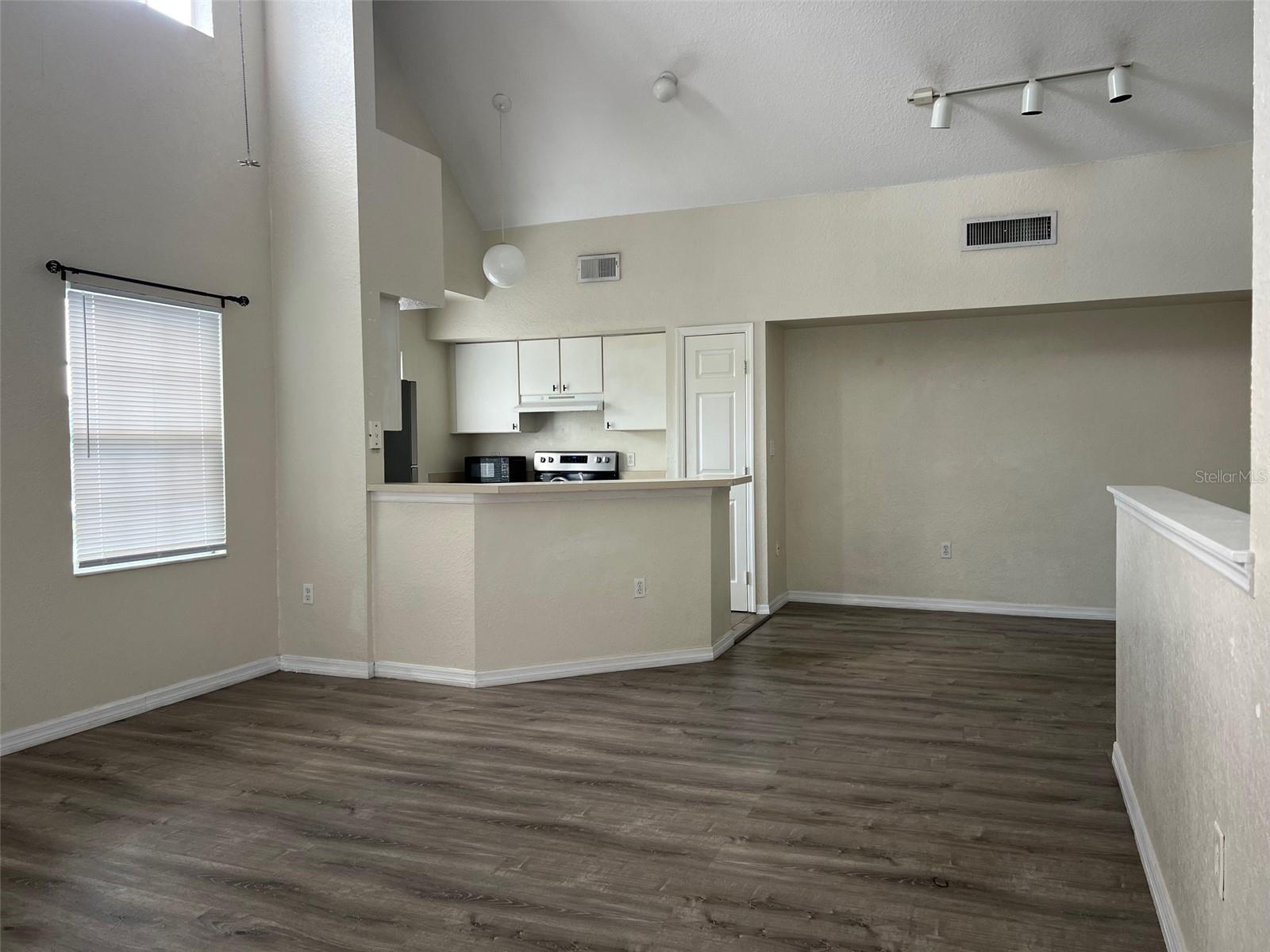 Listing photo id 1 for 9846 Lake Chase Island Way