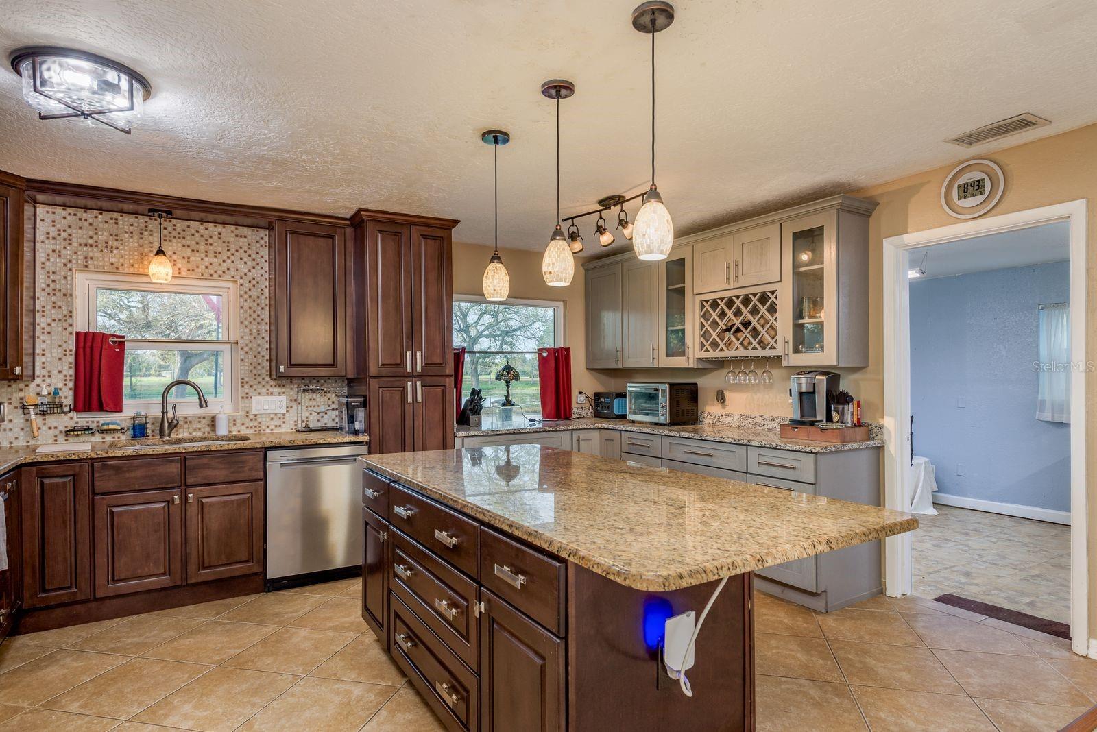 Image 11 of 50 For 6377 13th Avenue N