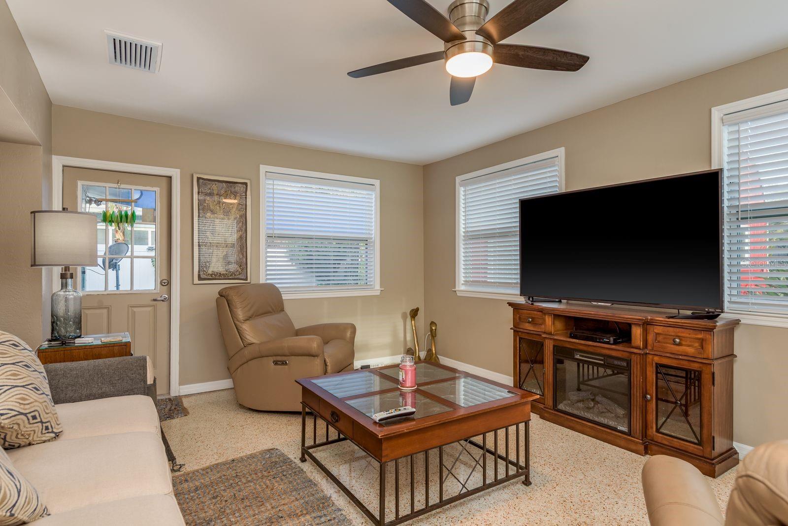 Image 14 of 50 For 6377 13th Avenue N