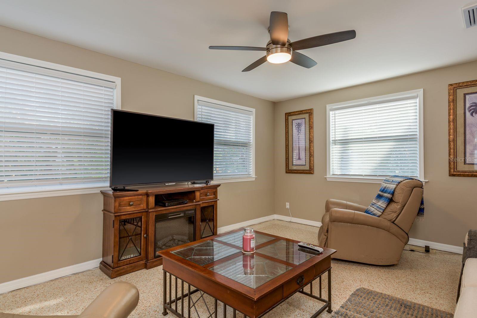 Image 15 of 50 For 6377 13th Avenue N