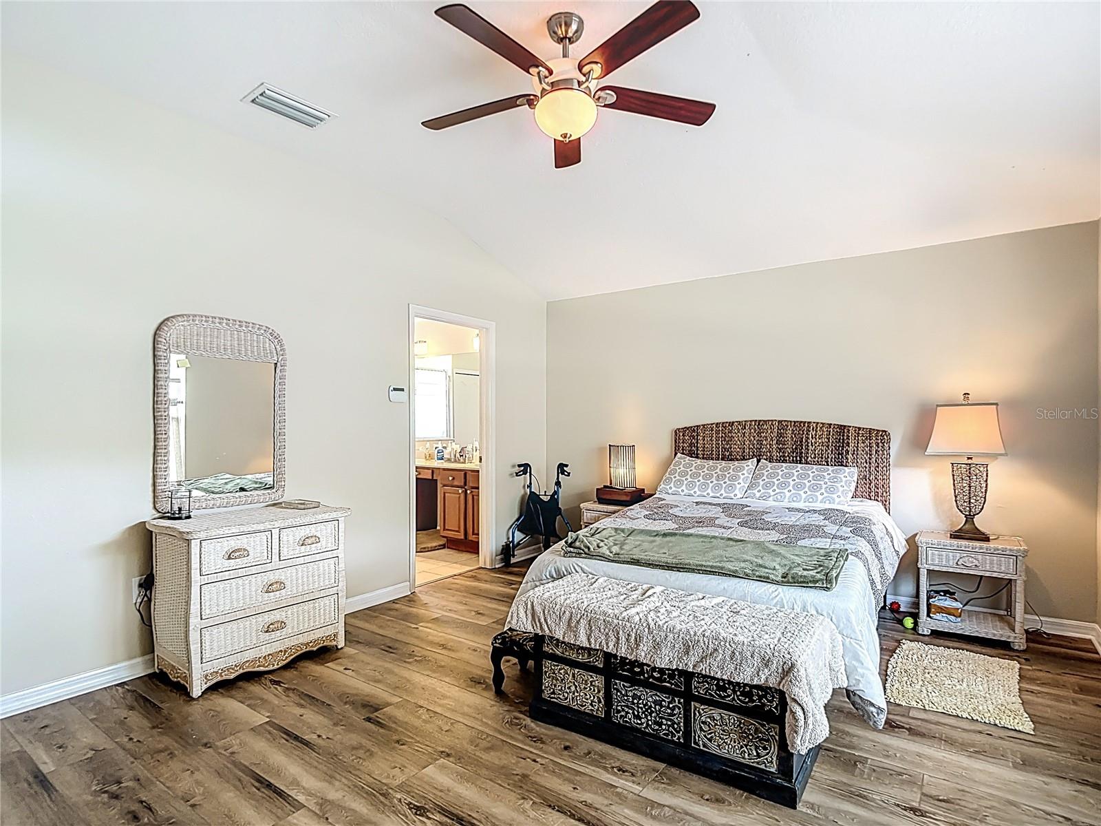 Image 32 of 48 For 31965 Stillmeadow Drive