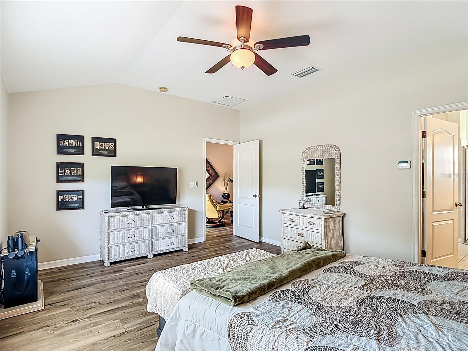 Image 33 of 48 For 31965 Stillmeadow Drive