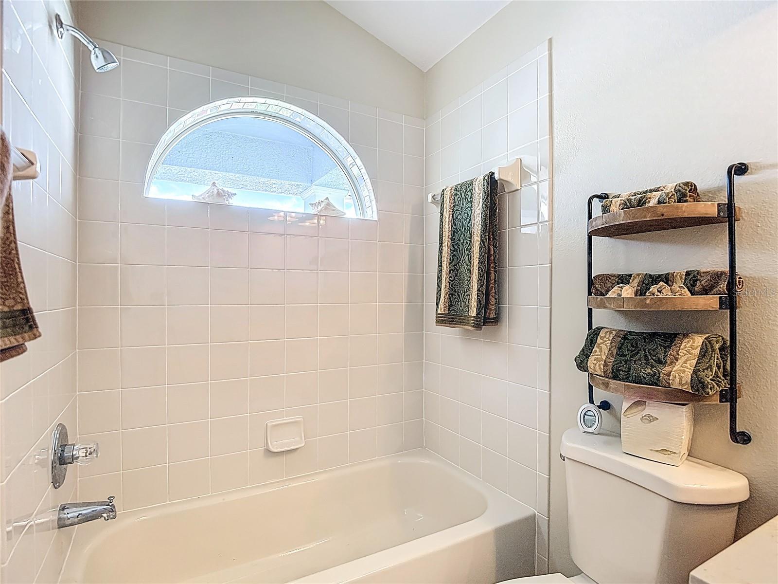 Image 5 of 48 For 31965 Stillmeadow Drive