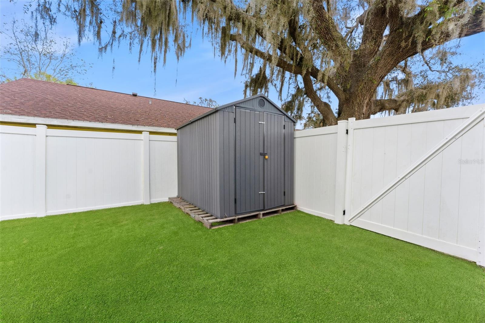 Image 18 of 49 For 3414 Riverview Drive