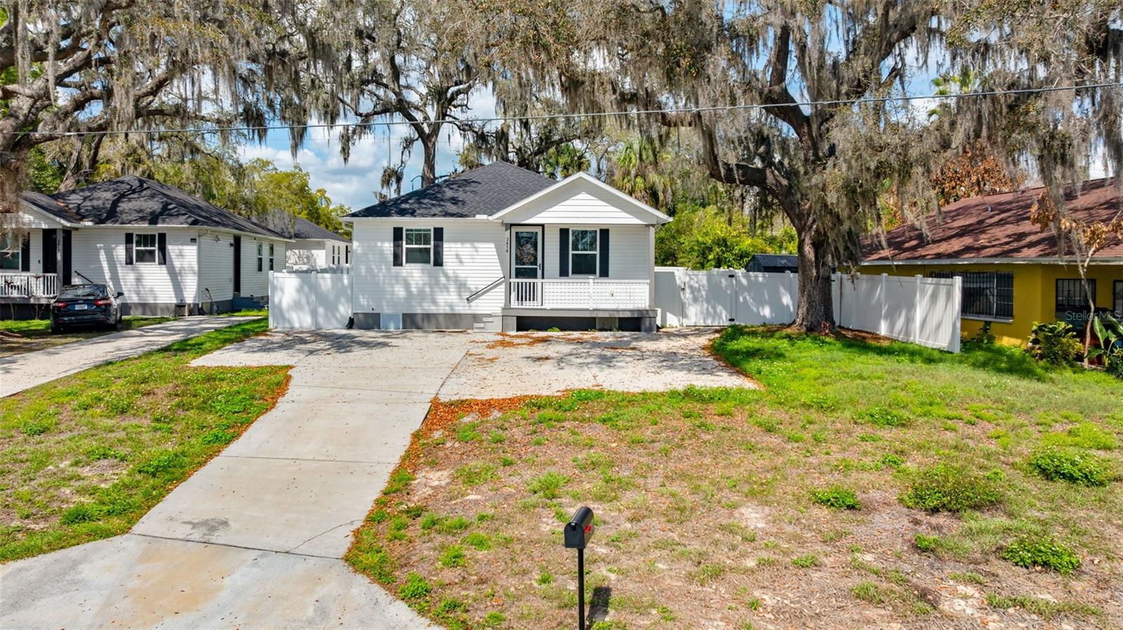 Image 27 of 49 For 3414 Riverview Drive