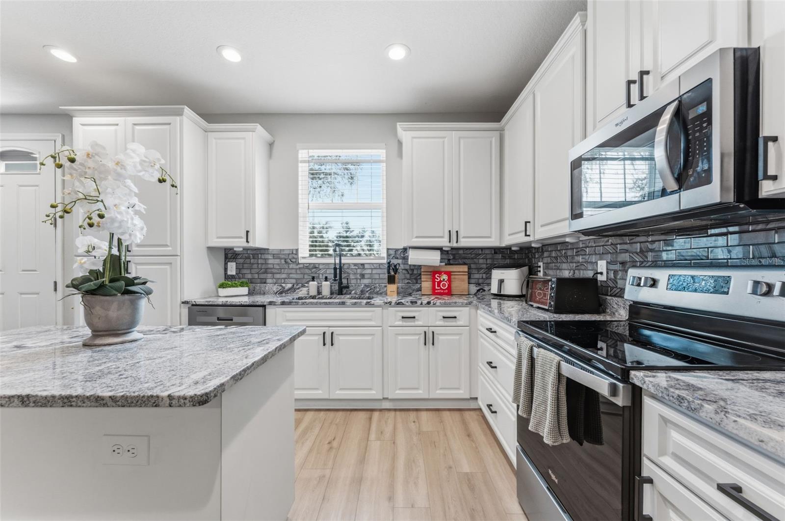 Image 31 of 49 For 3414 Riverview Drive