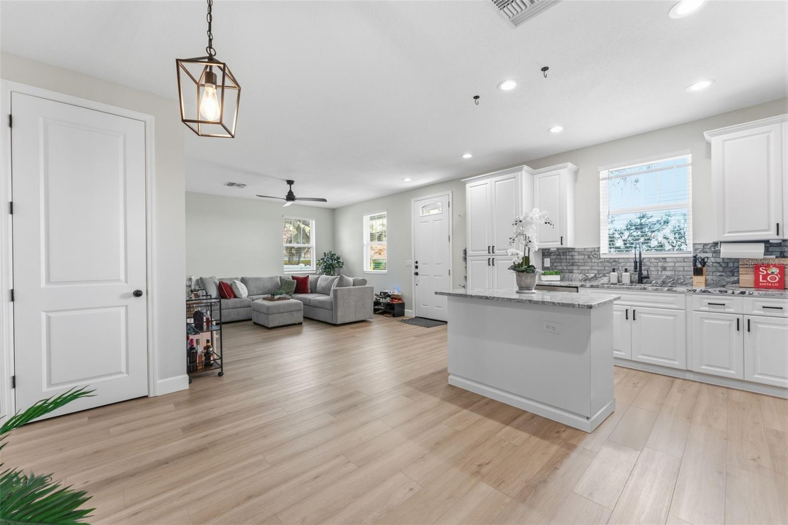 Image 33 of 49 For 3414 Riverview Drive