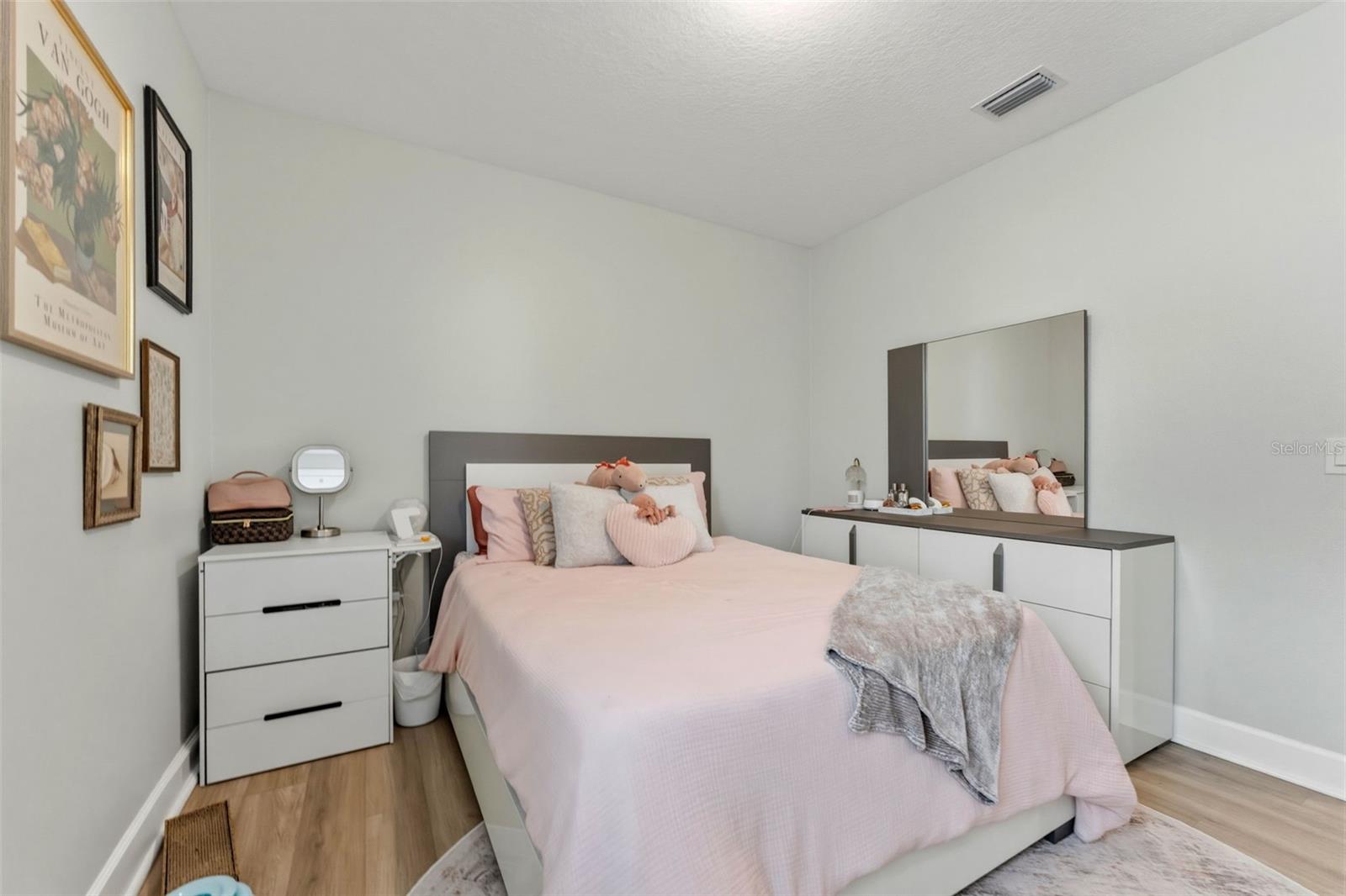 Image 36 of 49 For 3414 Riverview Drive