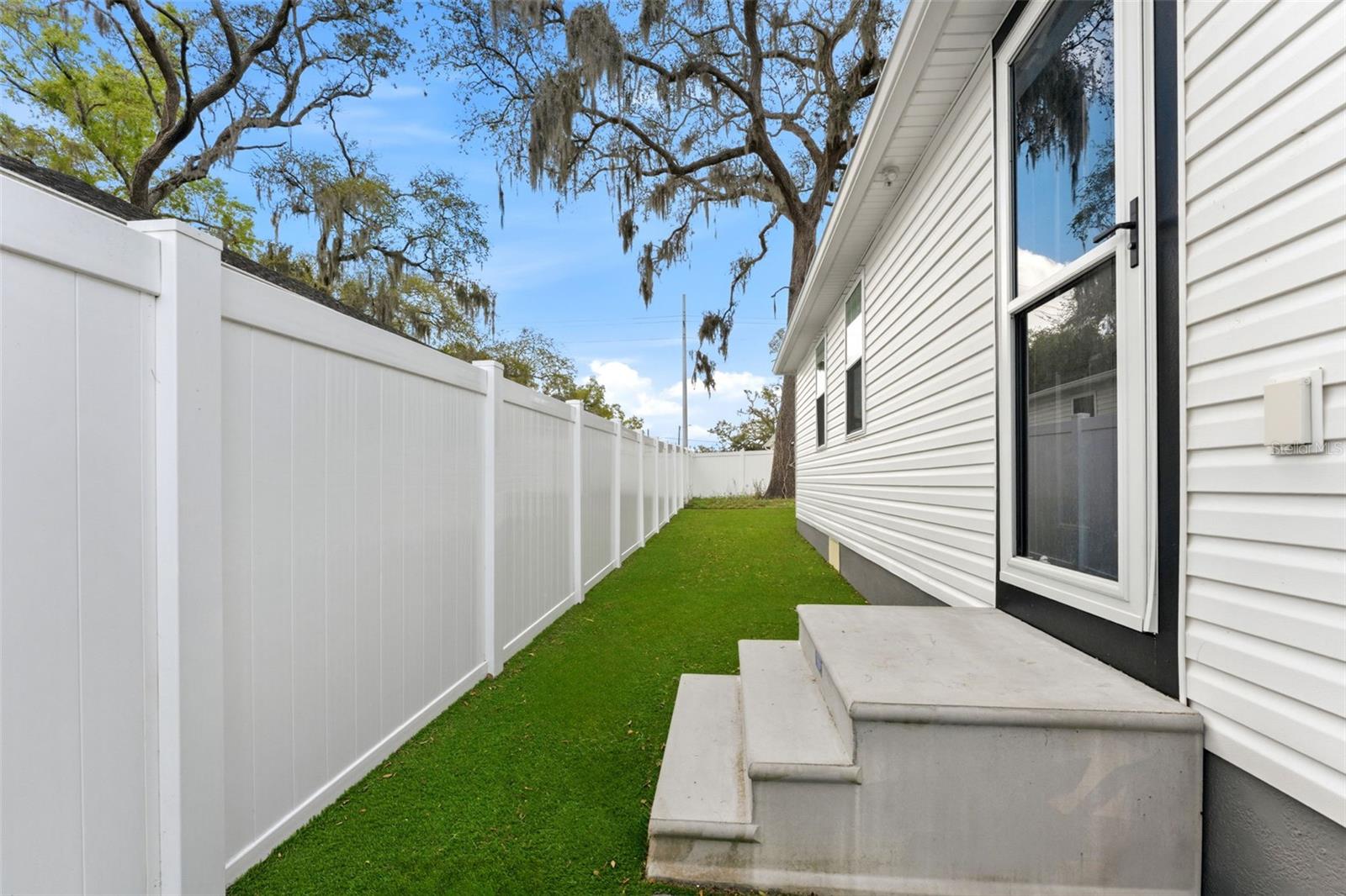 Image 40 of 49 For 3414 Riverview Drive