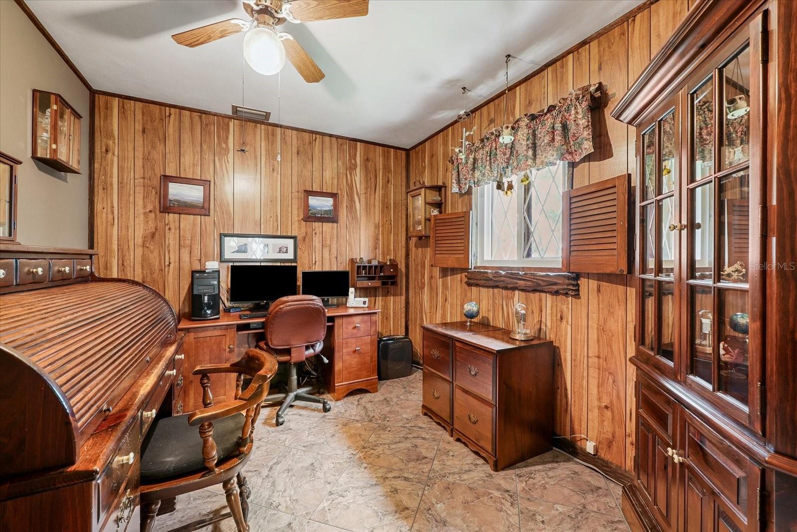 Image 10 of 43 For 1488 Laconia Drive E