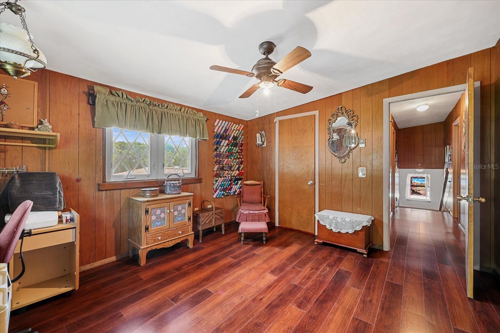 Image 13 of 43 For 1488 Laconia Drive E