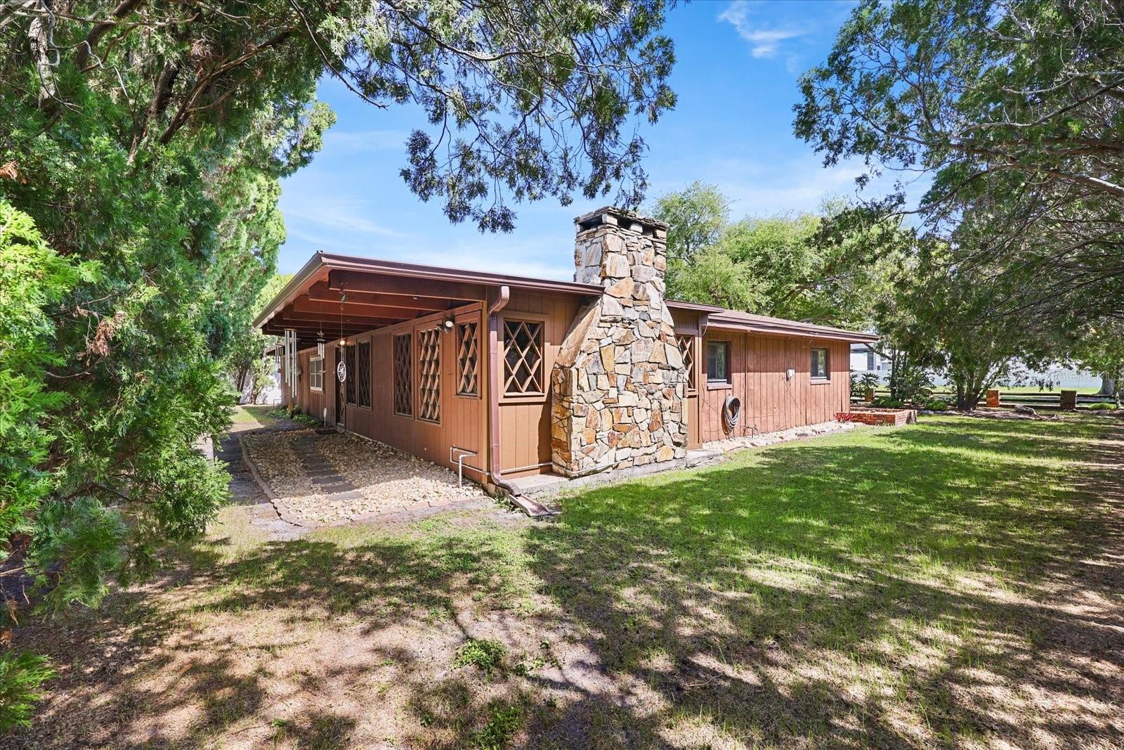 Image 16 of 43 For 1488 Laconia Drive E