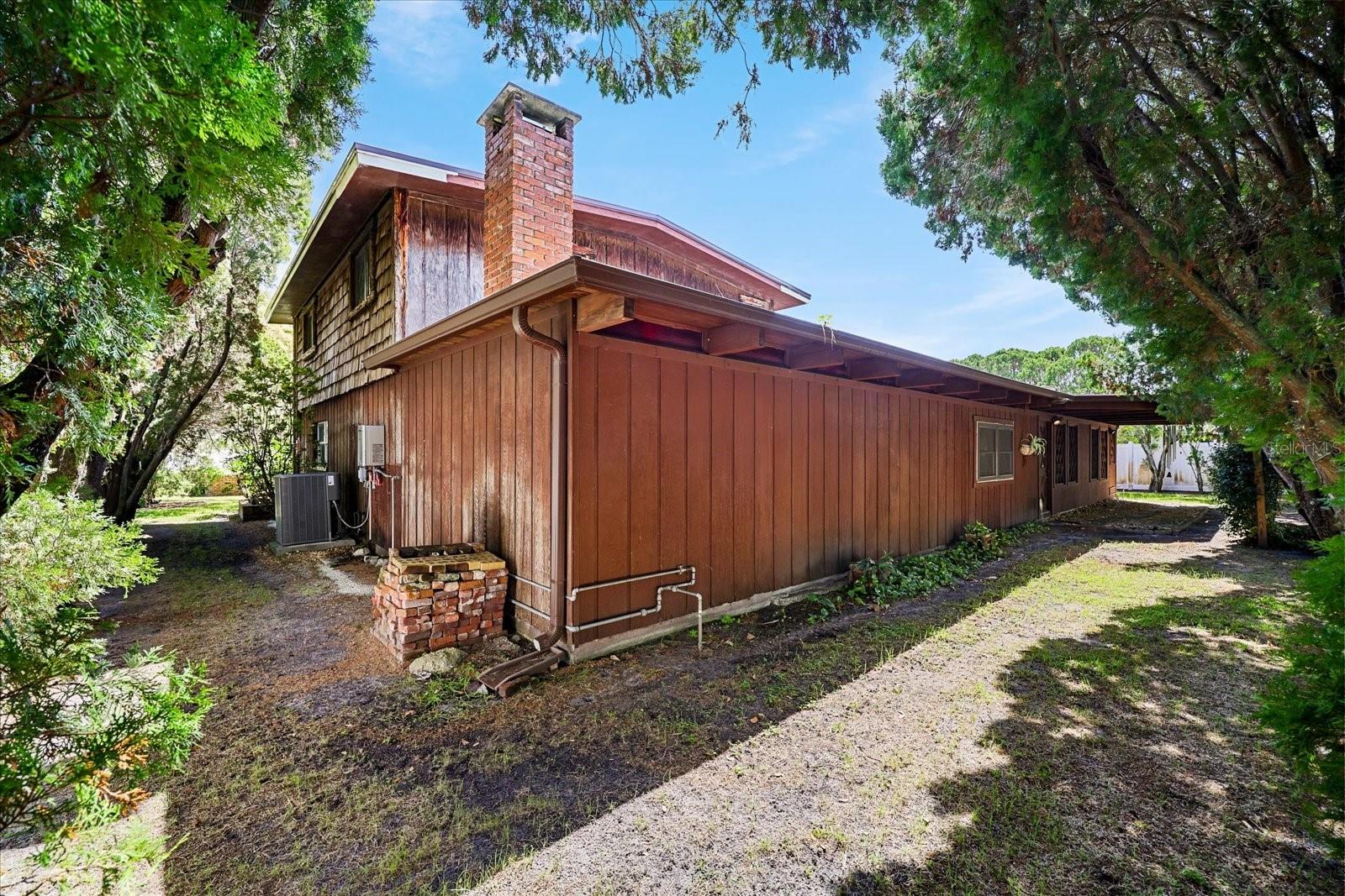 Image 17 of 43 For 1488 Laconia Drive E