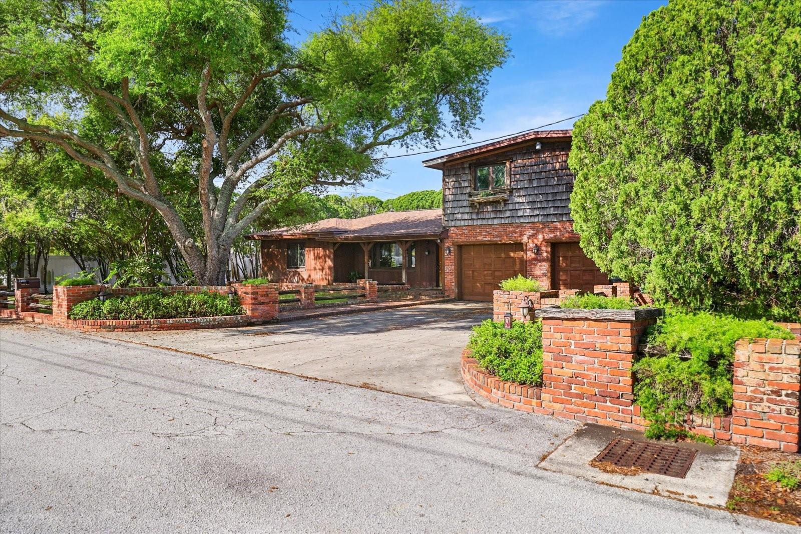 Image 20 of 43 For 1488 Laconia Drive E