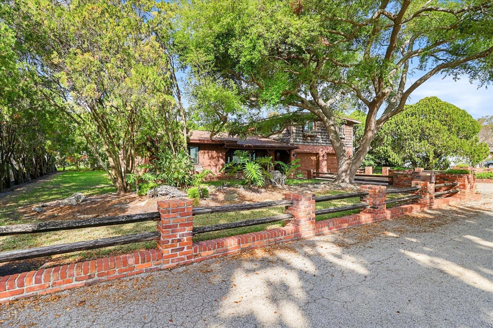 Image 21 of 43 For 1488 Laconia Drive E