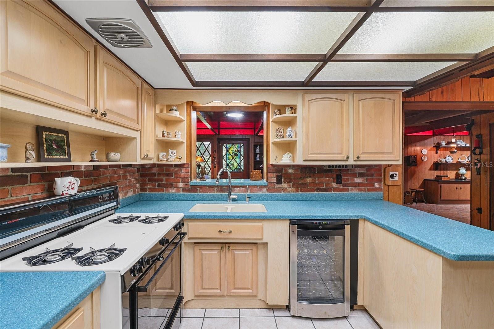 Image 28 of 43 For 1488 Laconia Drive E