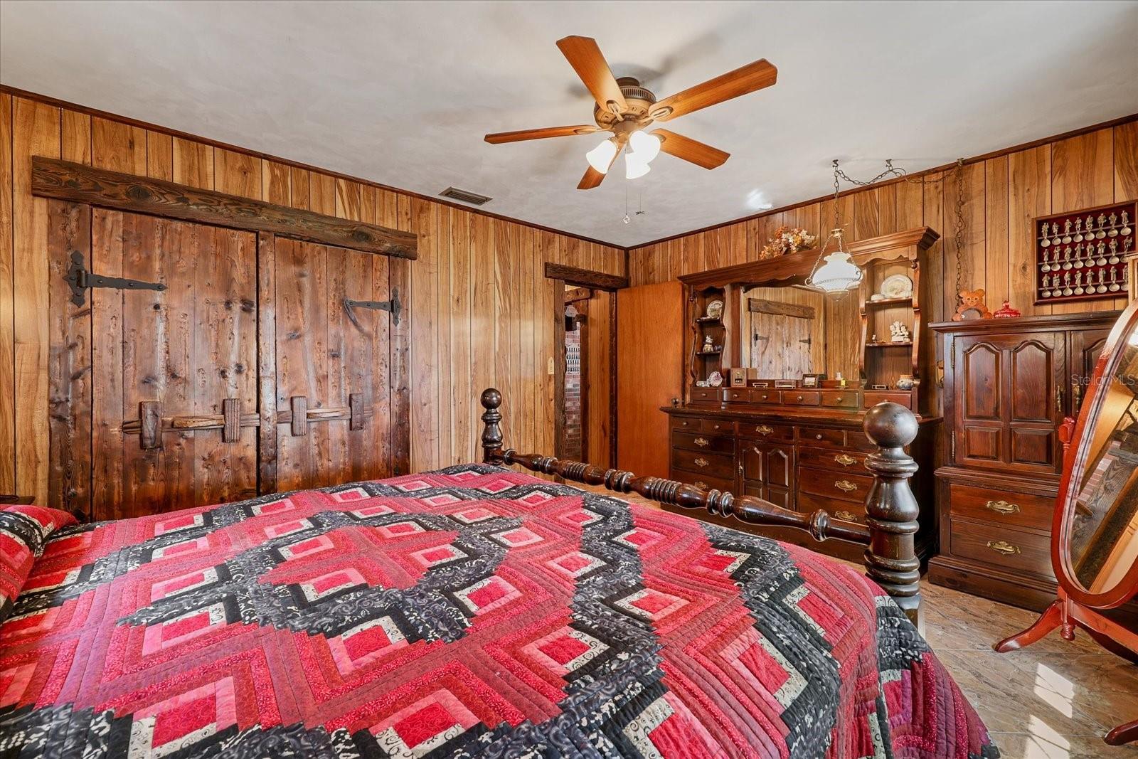 Image 36 of 43 For 1488 Laconia Drive E