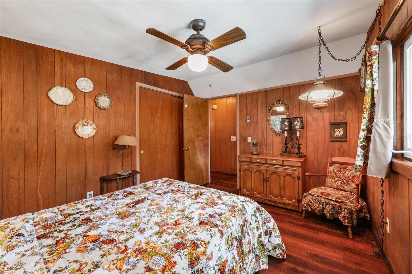 Image 37 of 43 For 1488 Laconia Drive E