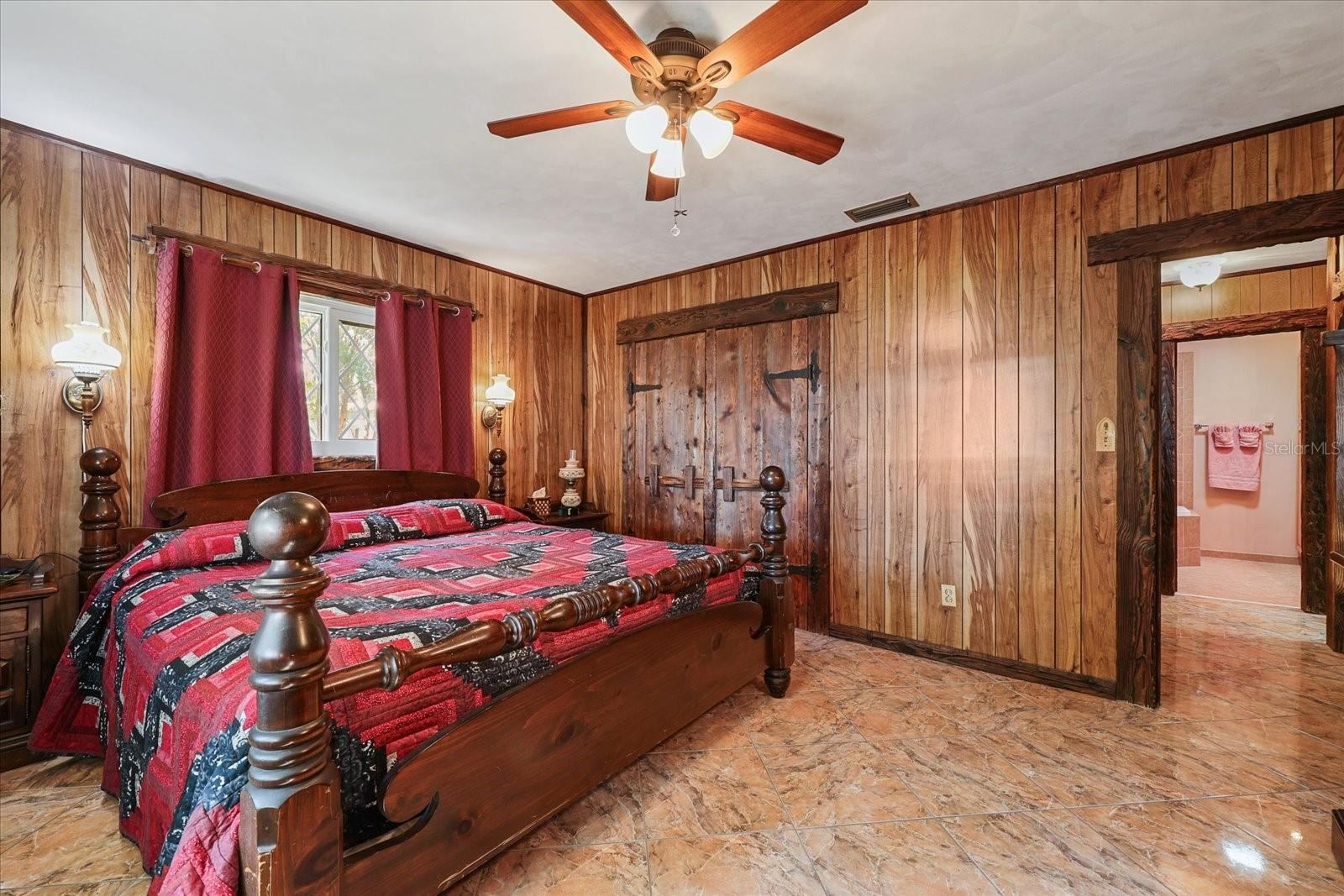 Image 8 of 43 For 1488 Laconia Drive E