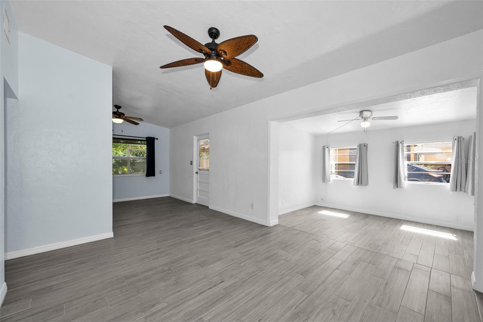 Listing photo id 8 for 5901 10th Street N