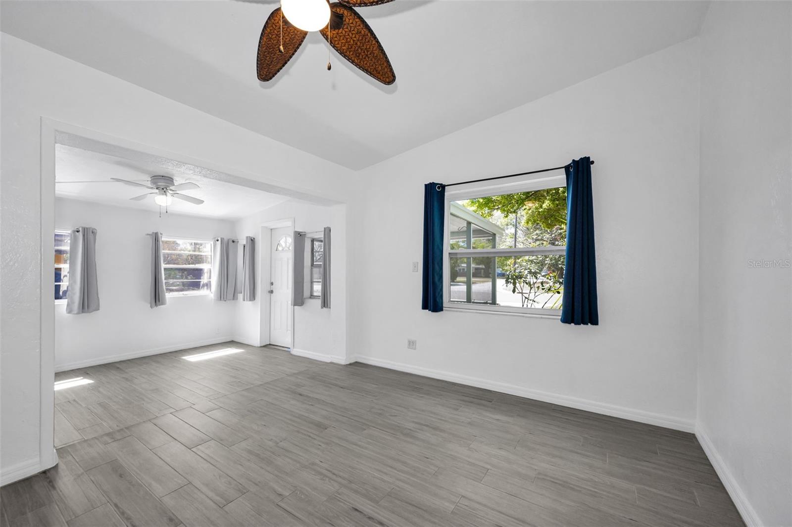 Listing photo id 9 for 5901 10th Street N