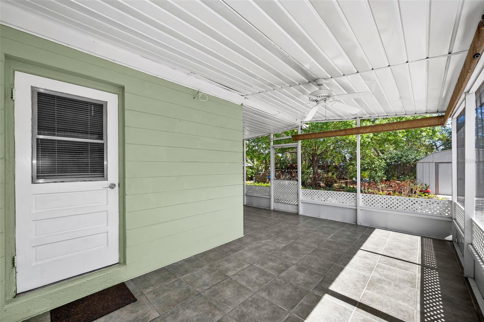 Listing photo id 19 for 5901 10th Street N