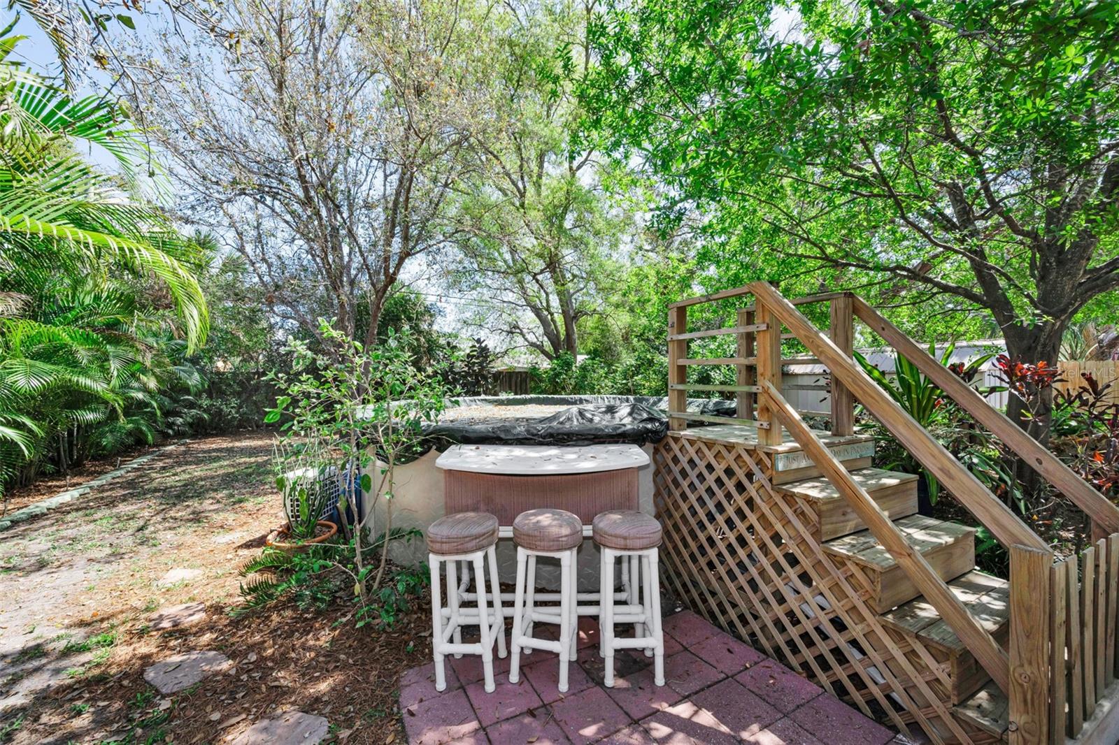 Listing photo id 22 for 5901 10th Street N