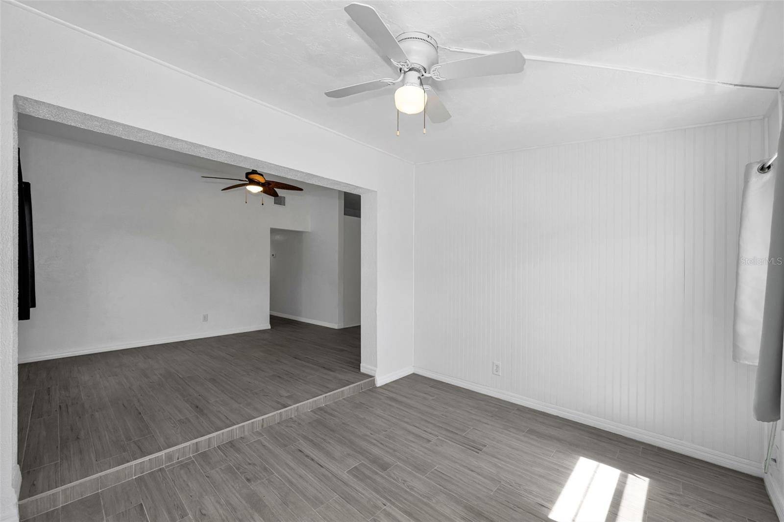 Listing photo id 5 for 5901 10th Street N