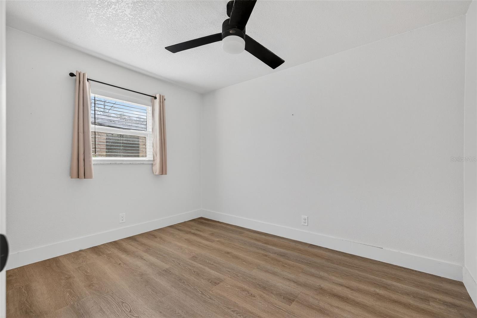 Image 17 of 30 For 4618 Pearl Avenue