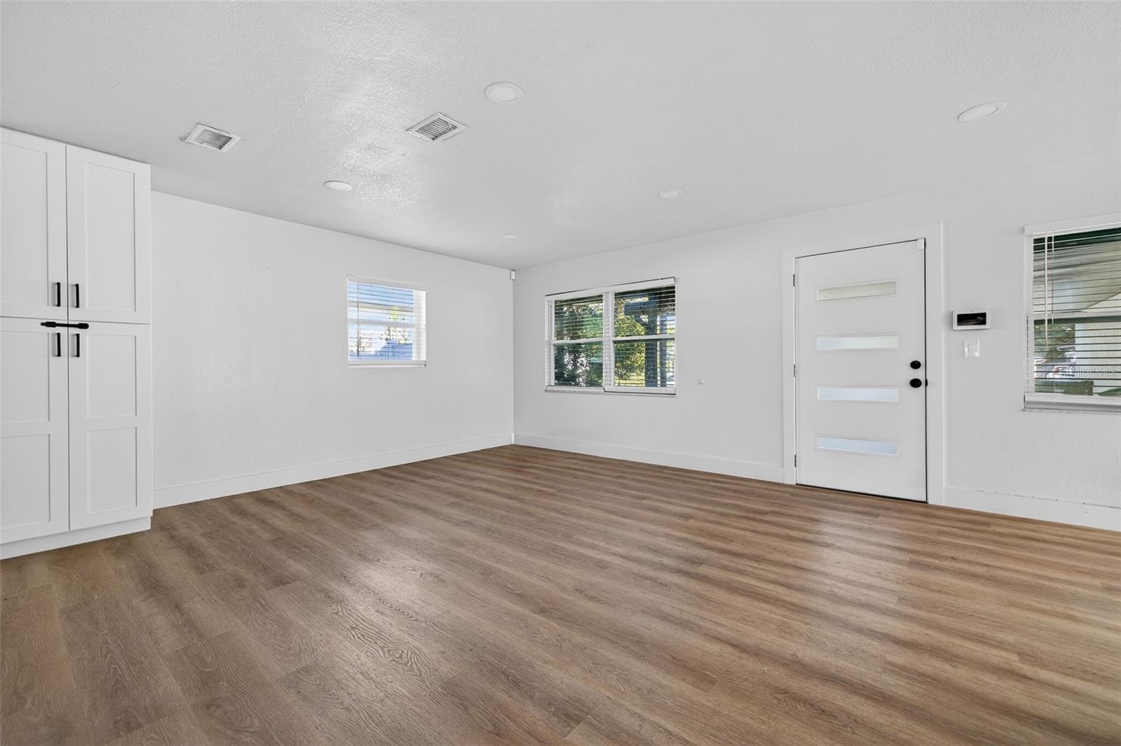 Image 3 of 30 For 4618 Pearl Avenue