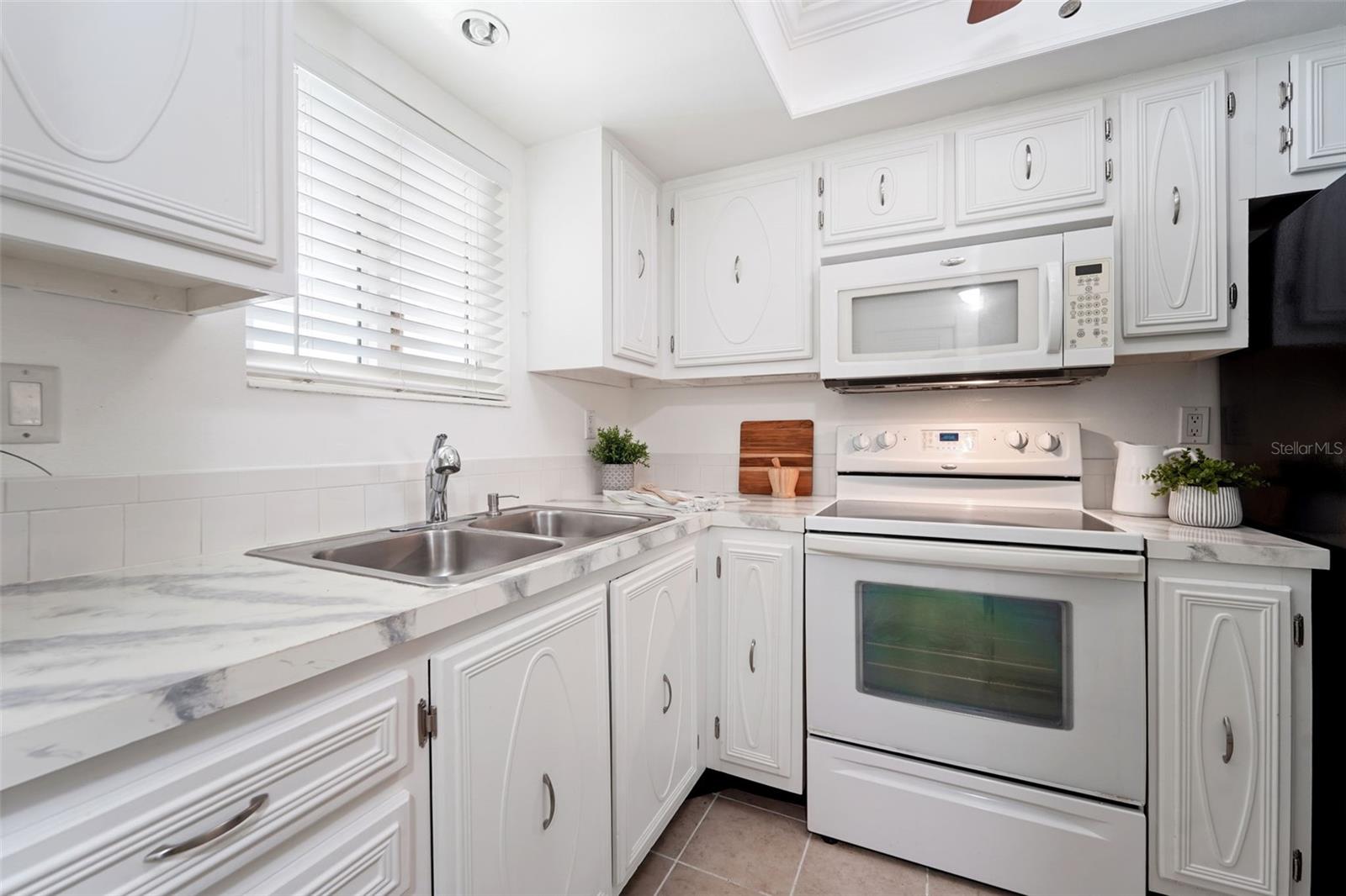 Image 7 of 21 For 801 83rd Avenue N 107