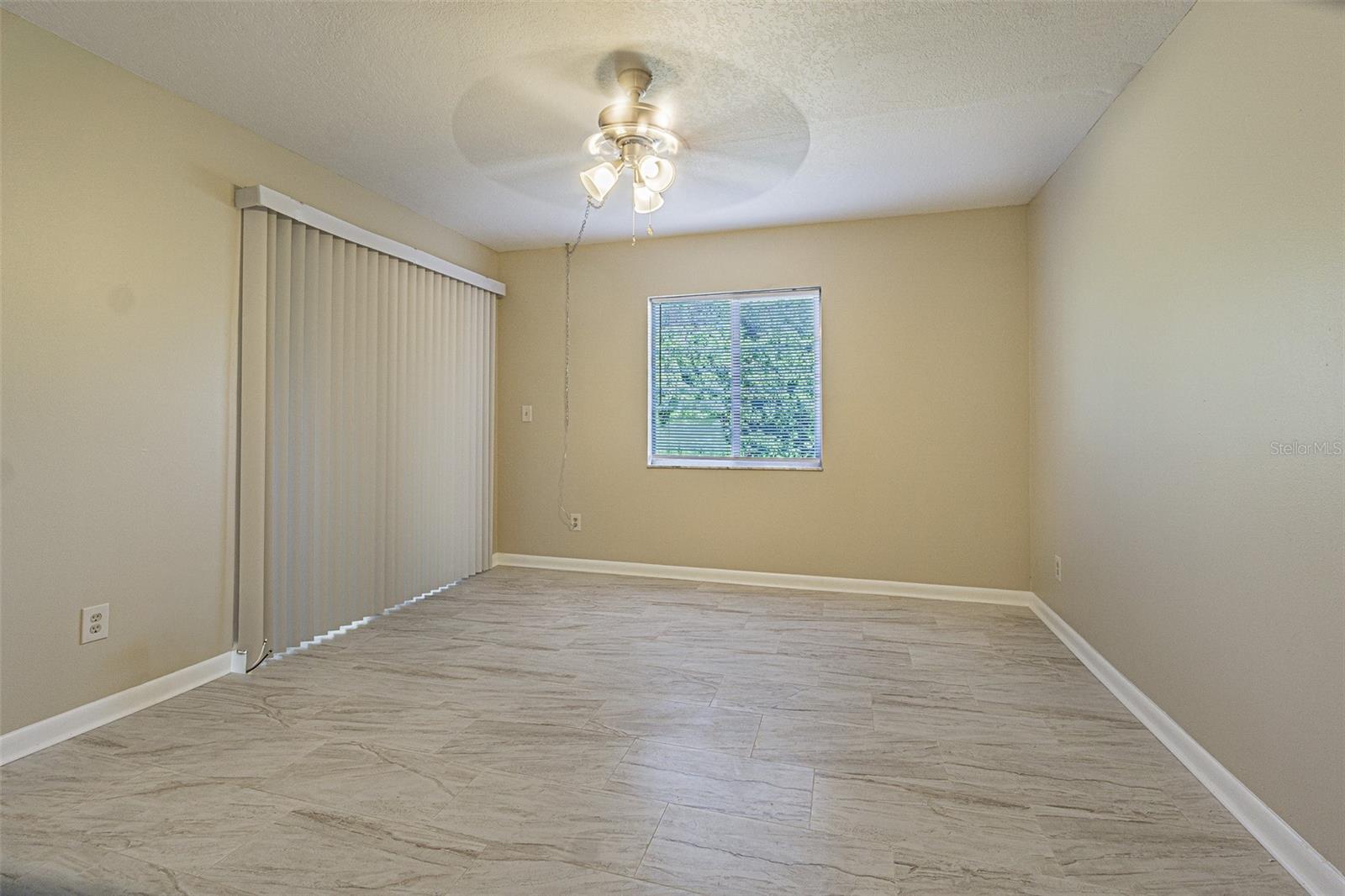 Image 11 of 27 For 11201 122nd Avenue 197