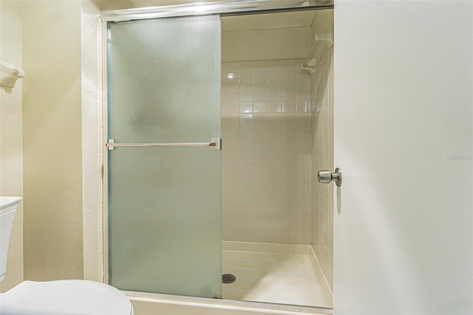 Image 14 of 27 For 11201 122nd Avenue 197